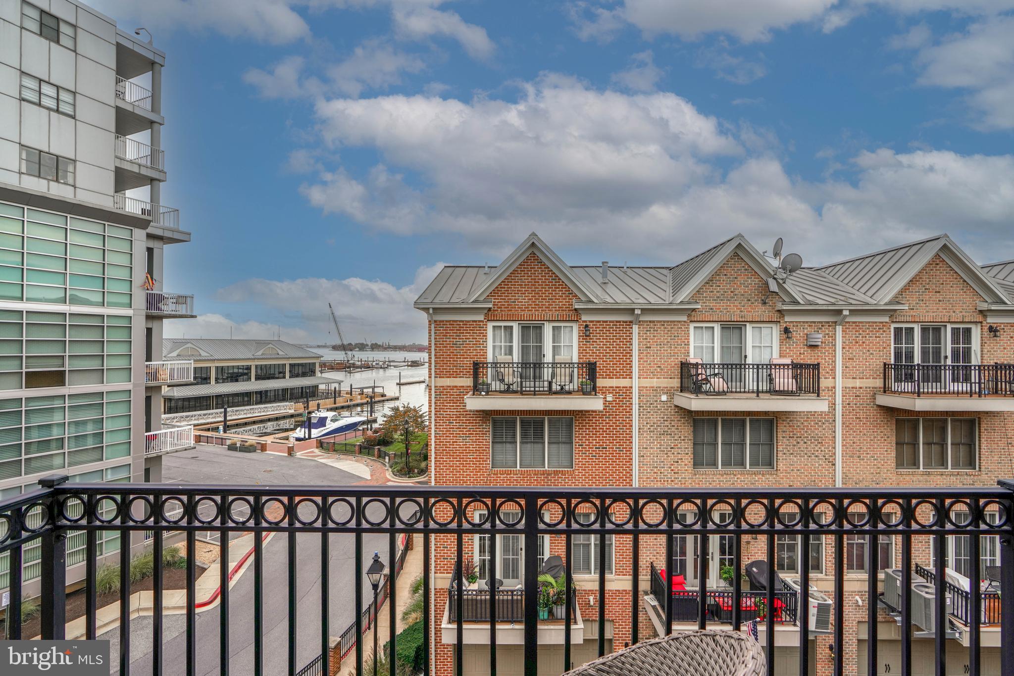 THE MOORINGS AT LIGHTHOUSE POINT - Residential