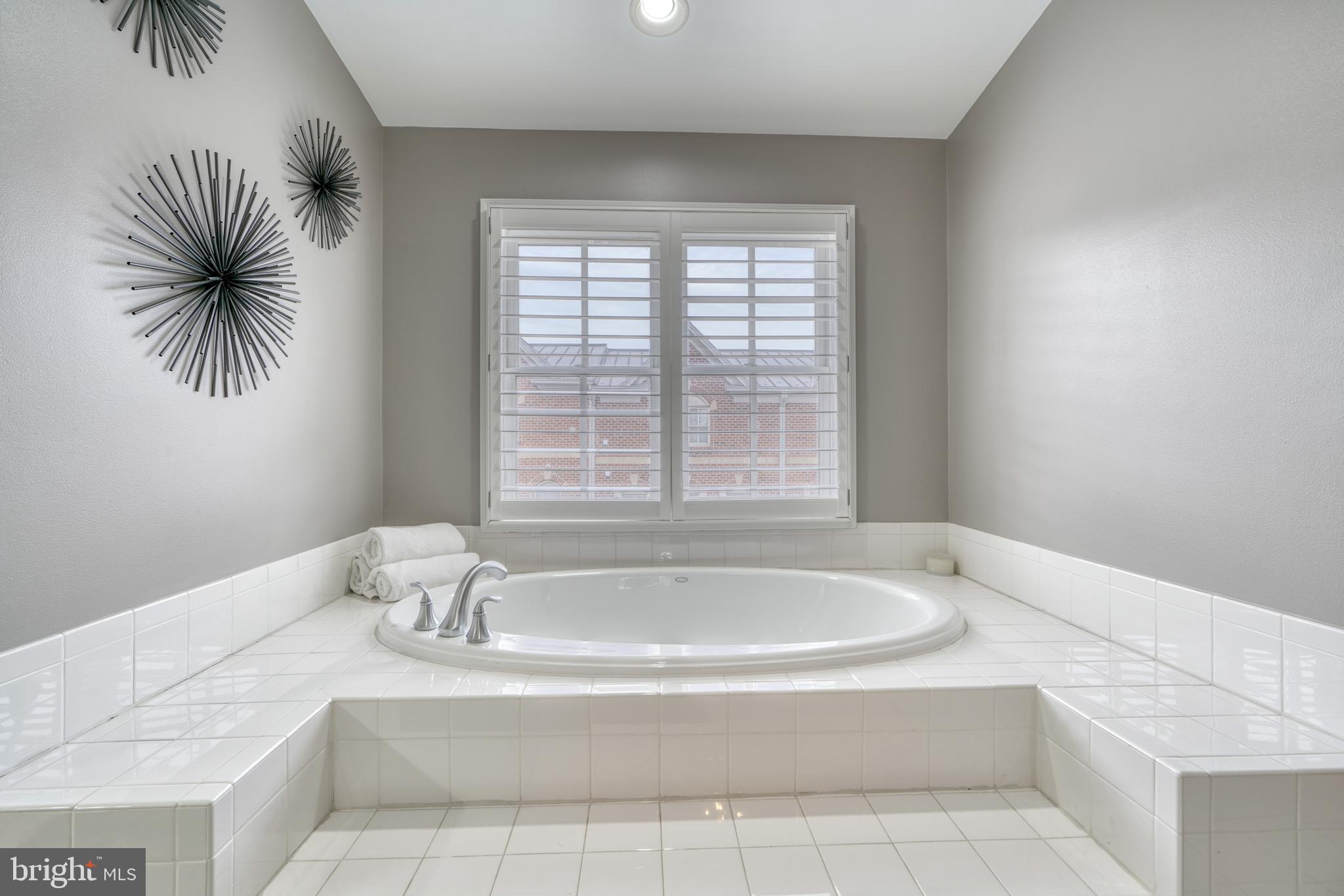 THE MOORINGS AT LIGHTHOUSE POINT - Residential