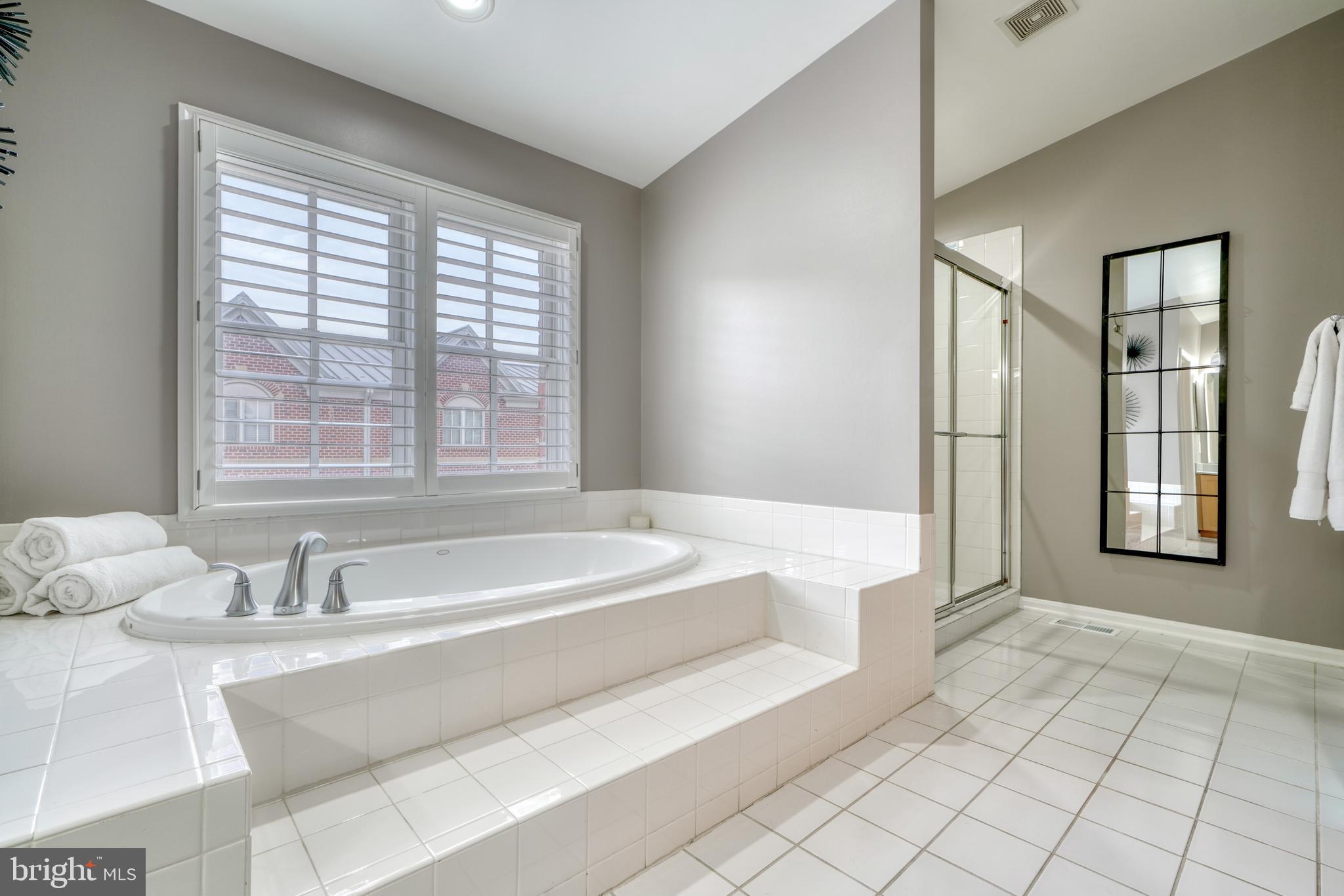 THE MOORINGS AT LIGHTHOUSE POINT - Residential