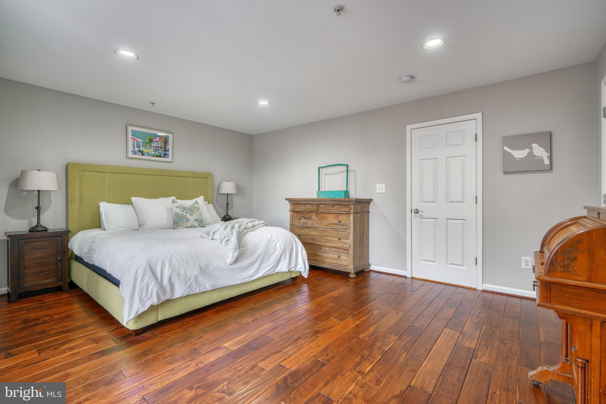 THE MOORINGS AT LIGHTHOUSE POINT - Residential