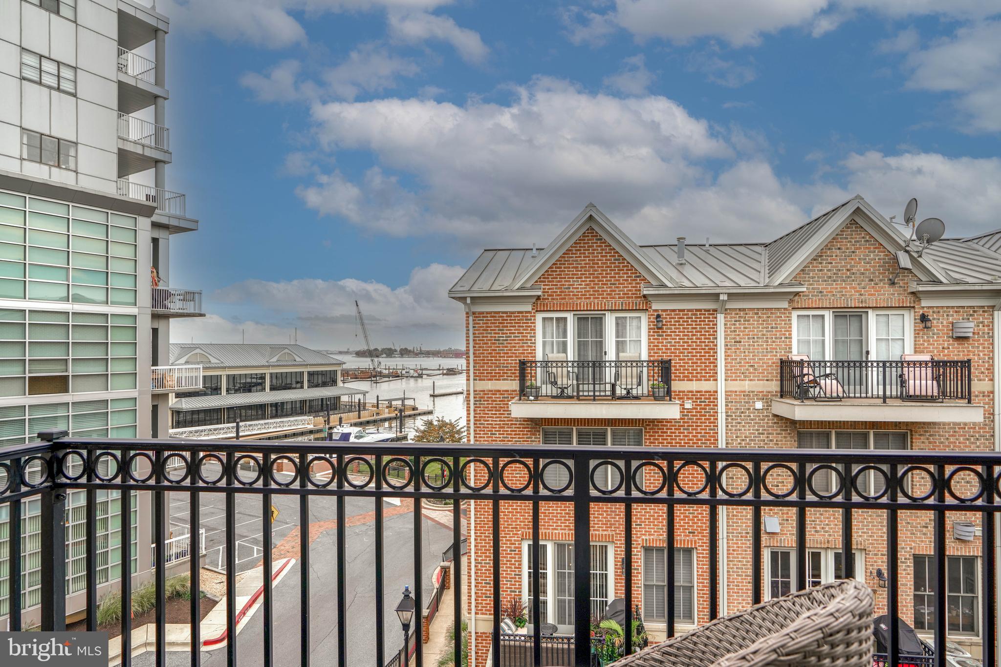 THE MOORINGS AT LIGHTHOUSE POINT - Residential