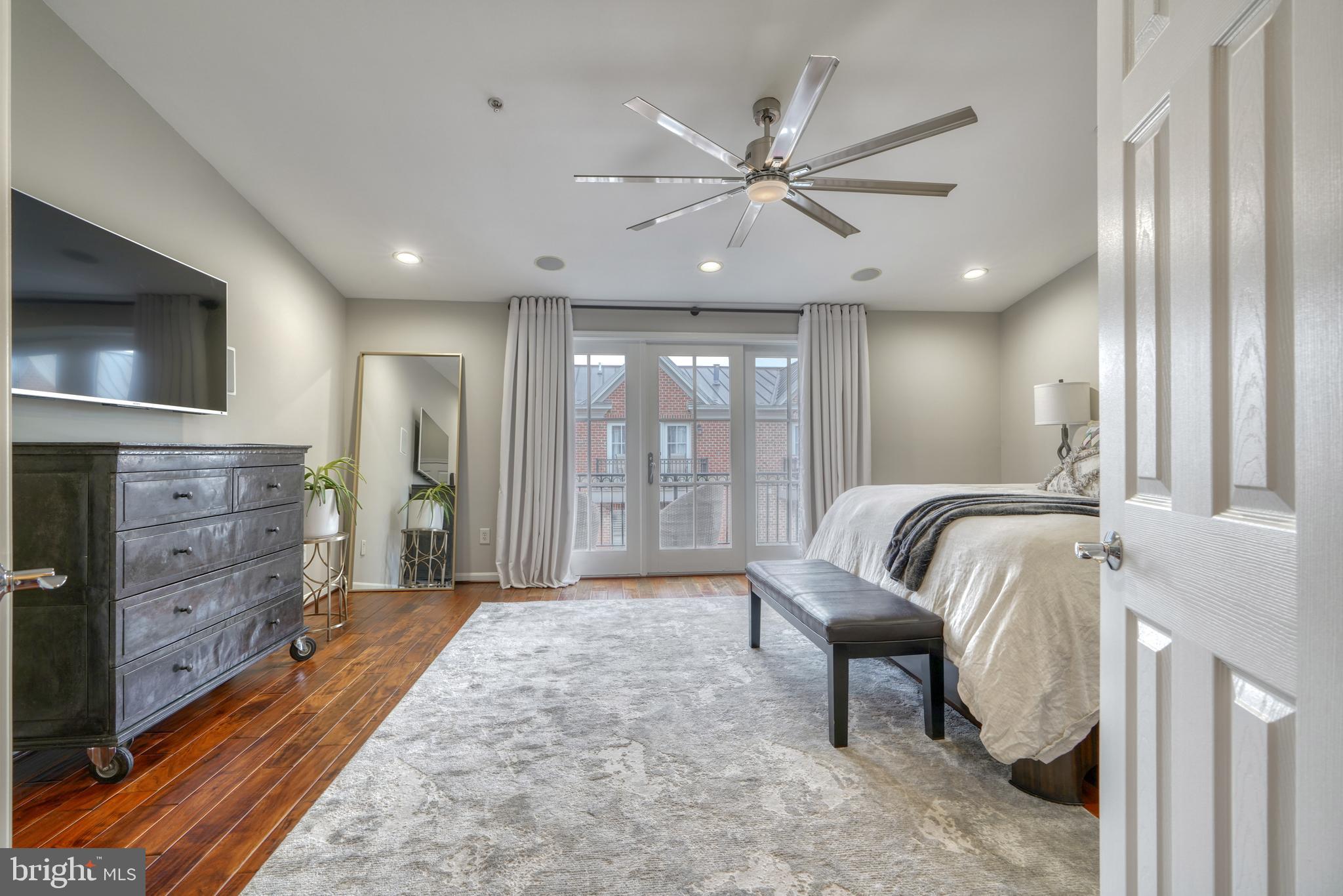 THE MOORINGS AT LIGHTHOUSE POINT - Residential