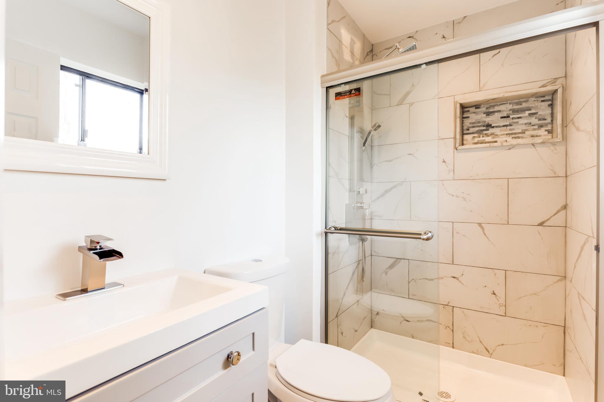 WALNUT LAKE - Residential