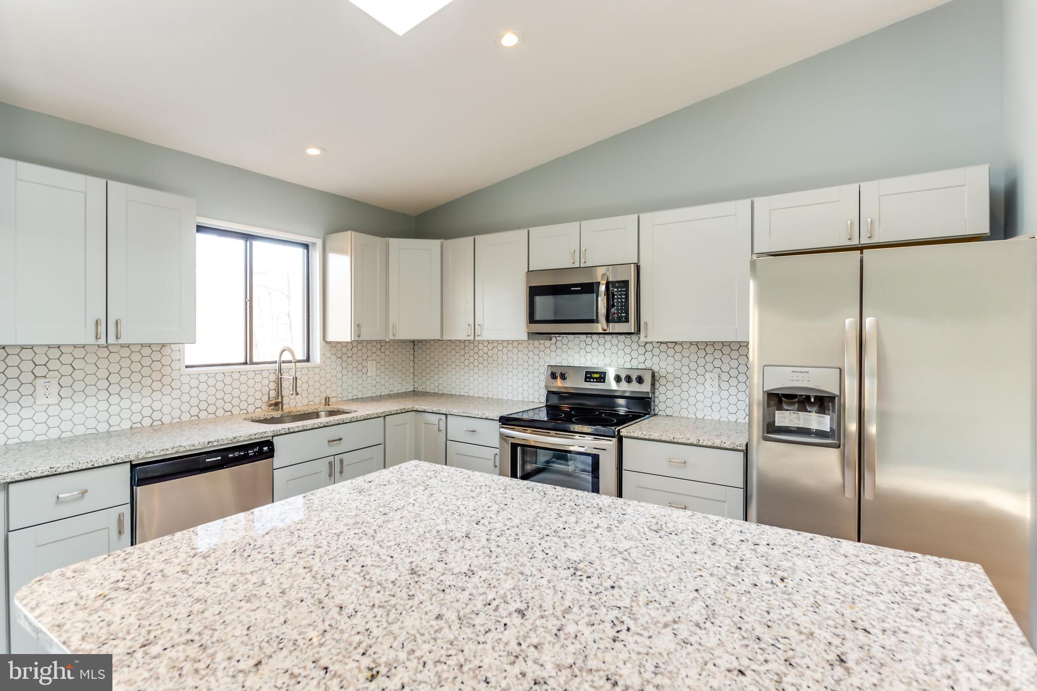 WALNUT LAKE - Residential