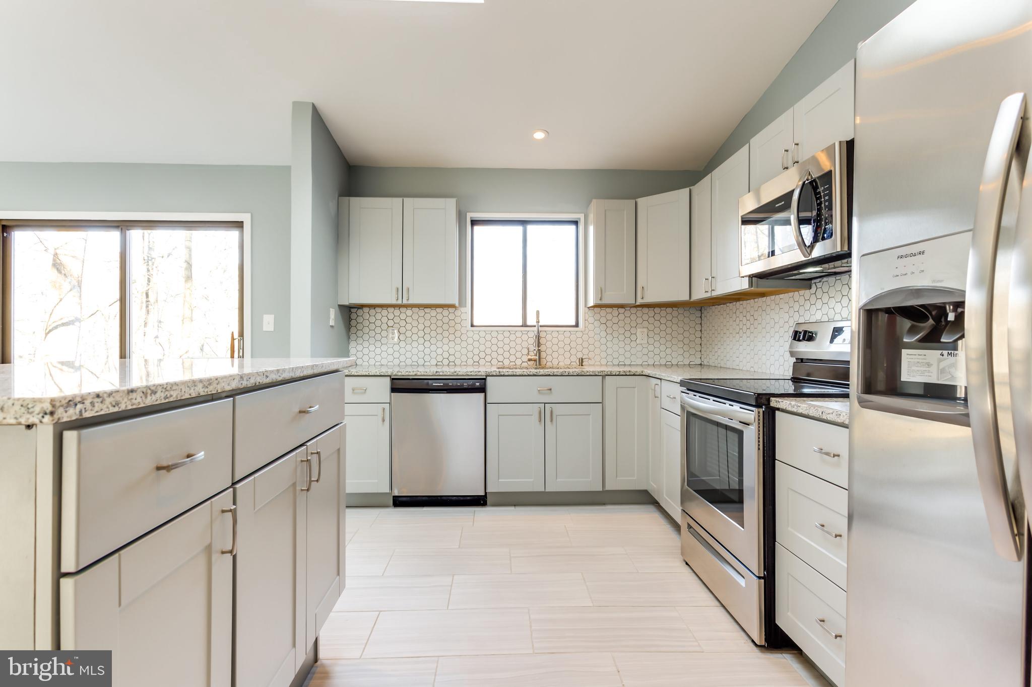 WALNUT LAKE - Residential