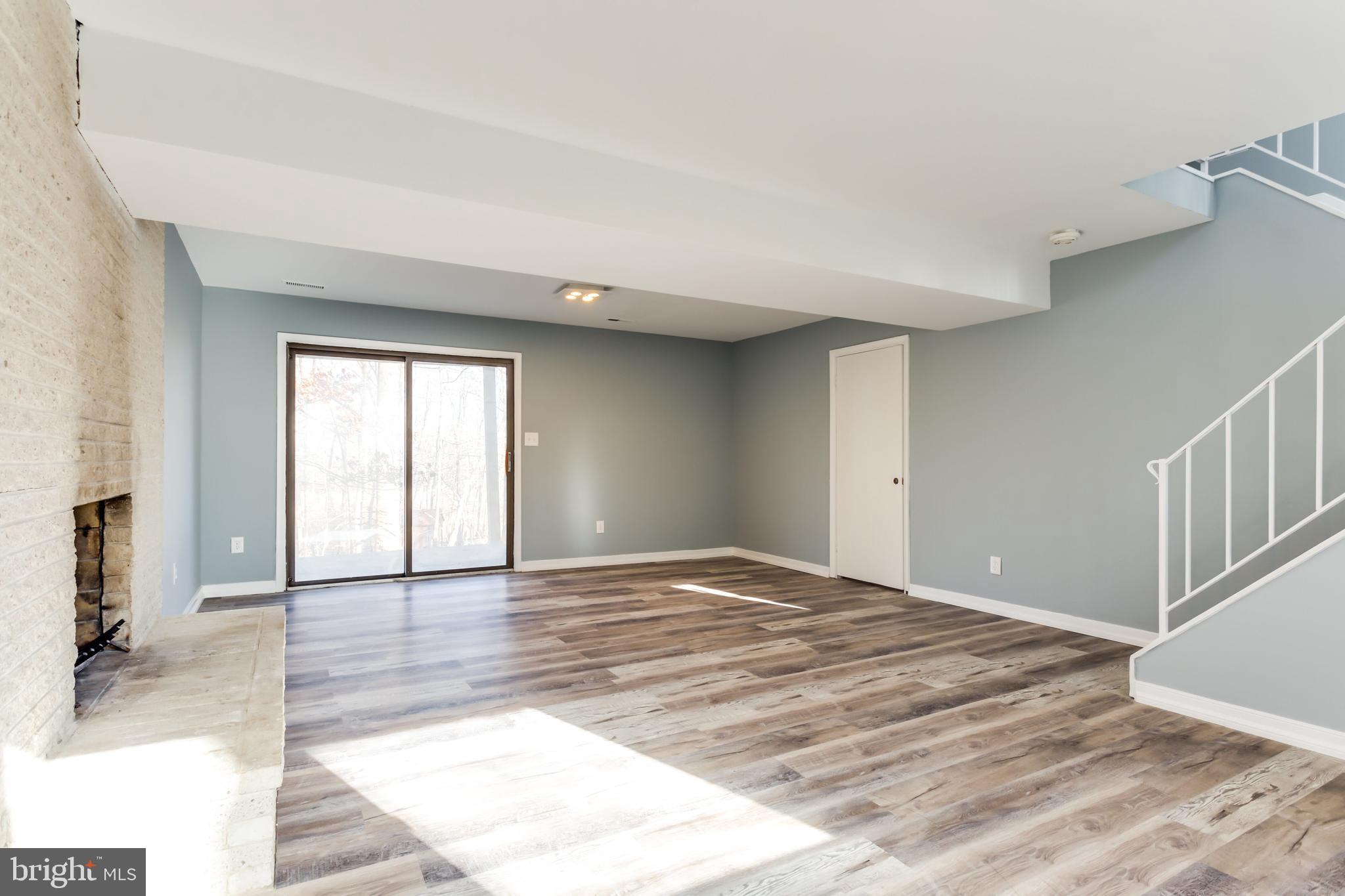 WALNUT LAKE - Residential