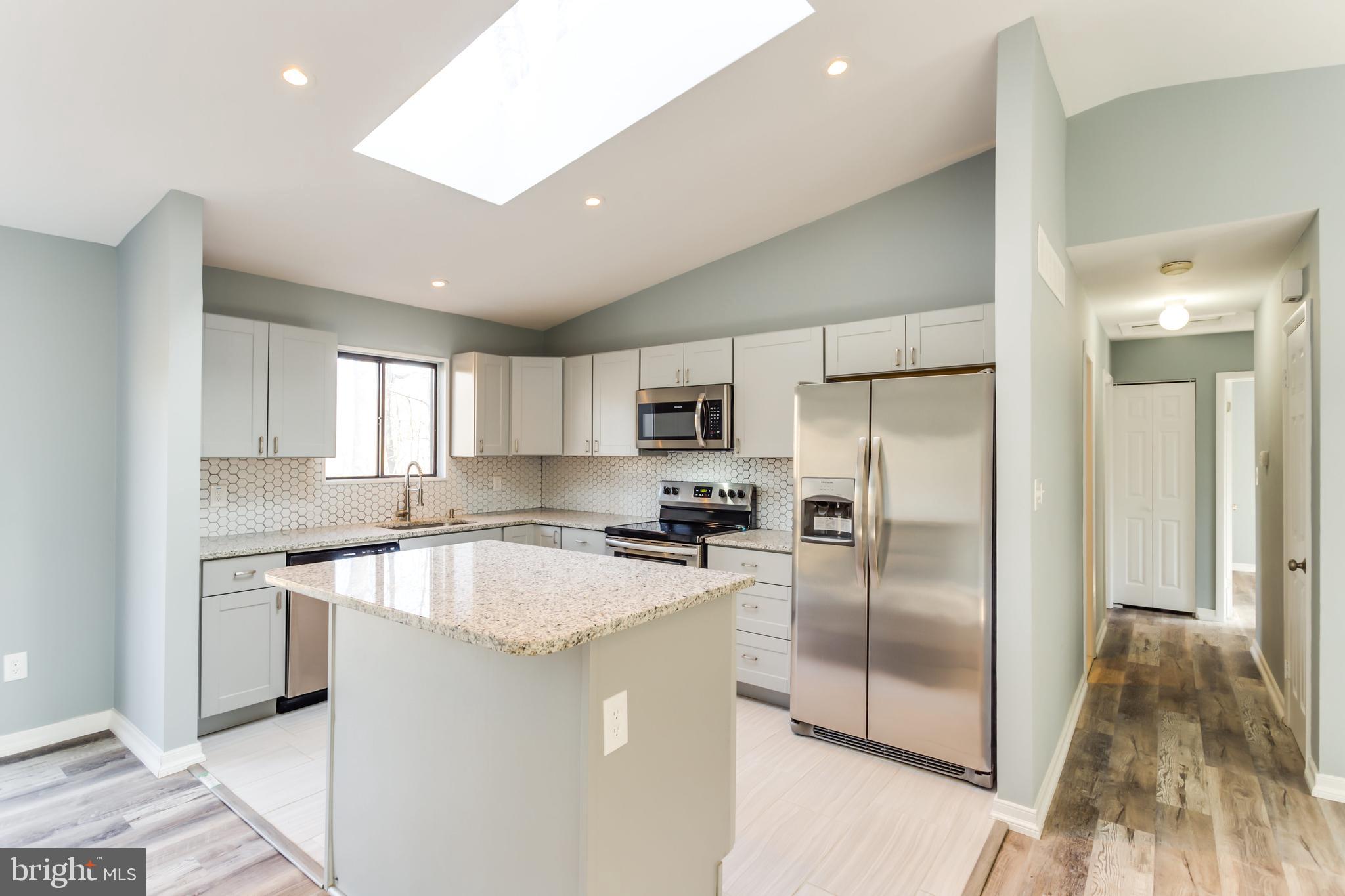 WALNUT LAKE - Residential