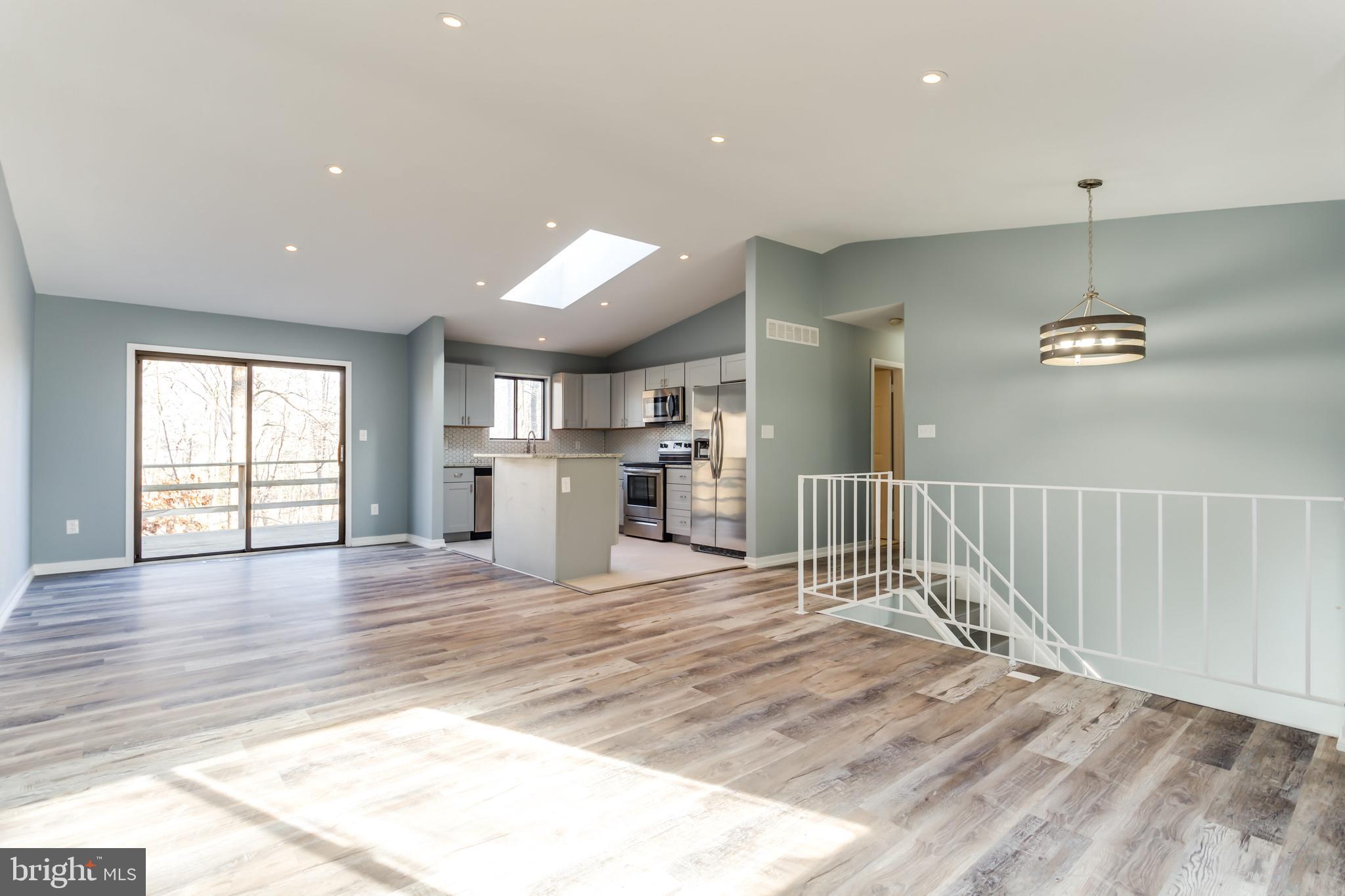 WALNUT LAKE - Residential