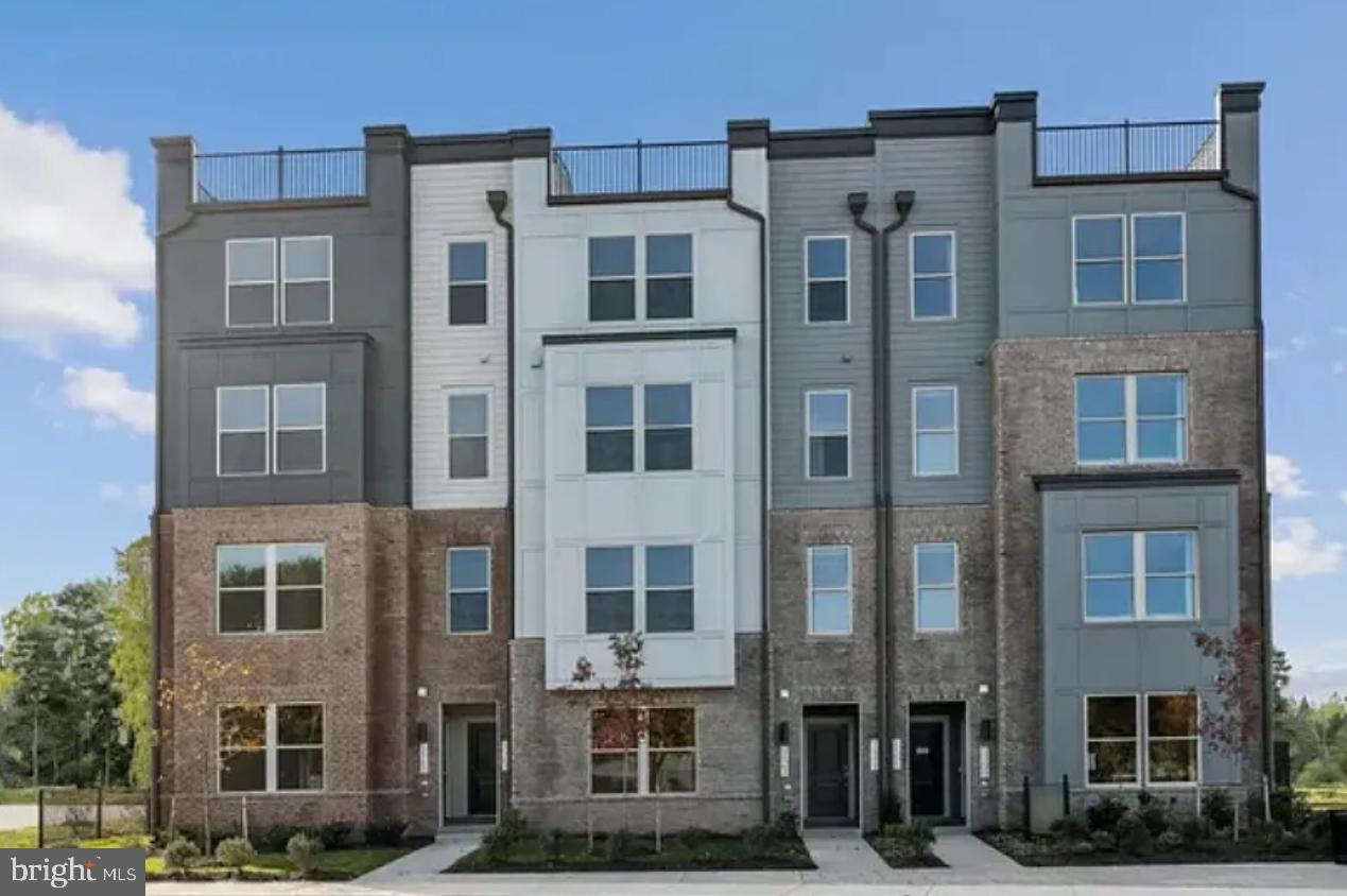 🌟 Brand-New Home with Terrace Near Metro – Available for Rent in Herndon, VA! 🌟 Discover modern living in this newly built, beautifully designed home located just minutes from the Metro station in Herndon, VA. This home features a spacious layout, high-end finishes, and a private terrace perfect for relaxing or entertaining. 🛏 Bedrooms: 4 🛁 Bathrooms: 3.5 🚗 Parking: 2-car garage 🌿 Outdoor Space: Private terrace Features: Brand new construction – be the first to live in this home! Modern kitchen with stainless steel appliances Open-concept living and dining areas with plenty of natural light In-unit washer & dryer Energy-efficient systems and smart home features Safe and quiet neighborhood Walking distance to the Metro, shops, dining, and parks We’re looking for tenants who will treat this home with care and respect. Ideal for professionals or families seeking a convenient and stylish place to live. We are looking for someone who can treat this as their own home