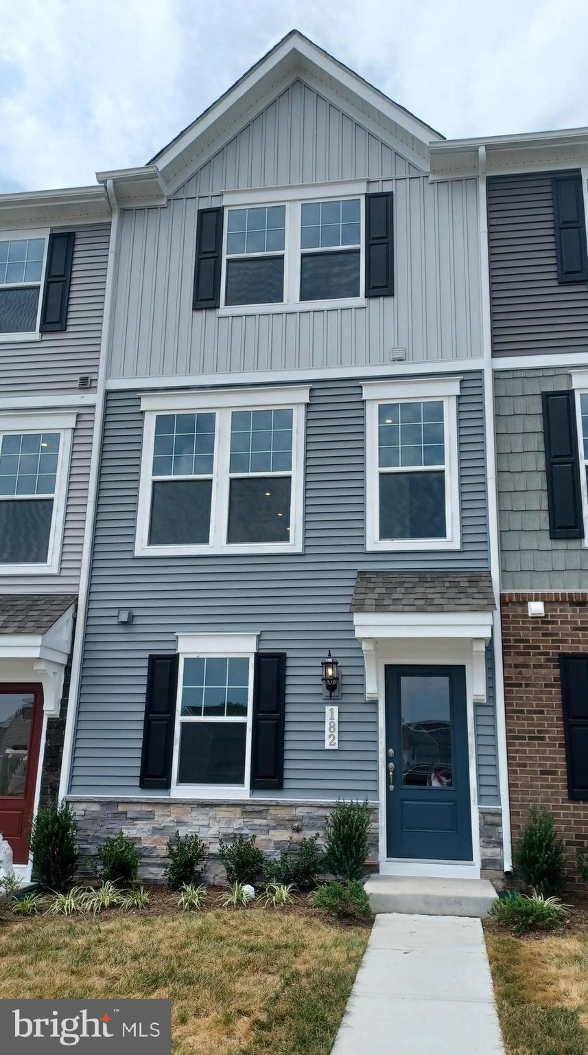 Great Commuter Location! Short drive or walking distance to The Potomac Marketplace, featuring restaurants, Home Depot, groceries and retail. Easy access to Routes 9, 340, I-81, I-15 and Route 7 to Leesburg - just 30 minutes away. Downtown Charles Town offers many quaint restaurants, artisan shops and year-round Farmer’s Markets. Take in the gorgeous mountain views from your new neighborhood or head out to the countryside for some of Virginia’s best wineries. This brand new 2 bedroom 2 bath townhome has open concept living with large kitchen and breakfast bar. 13 X 10 Deck off of kitchen level. Entry level lends itself to a great office space or second living space. Laundry on this level with a washer and dryer in the unit. Upper level feature a primary with a full bath and a second bedroom with access to hall bath.