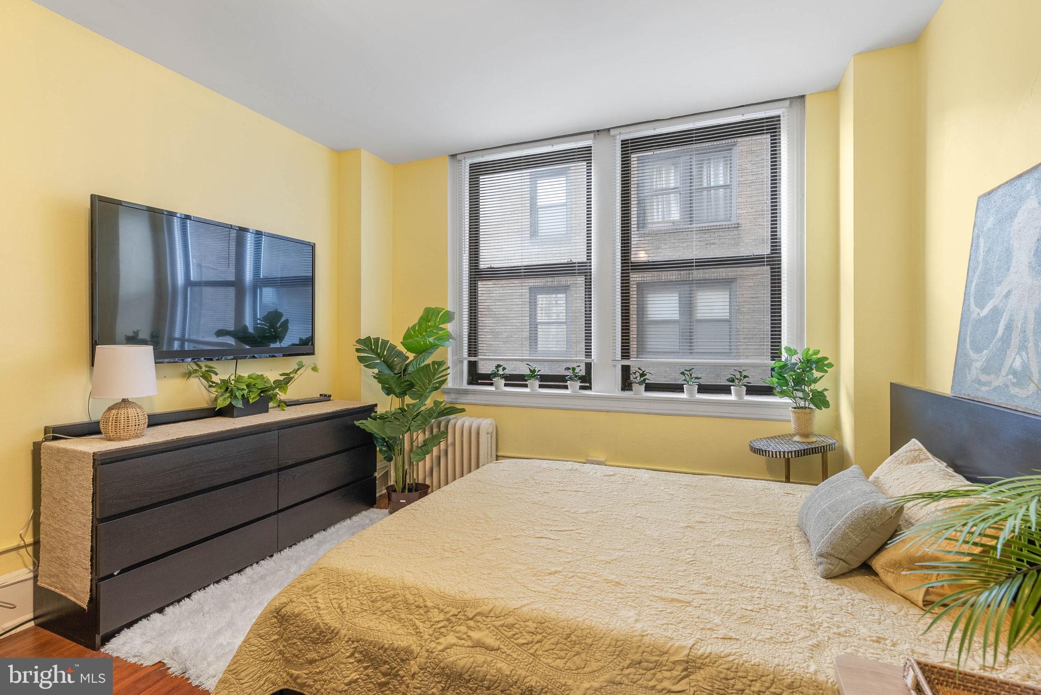 AVENUE OF THE ARTS - Residential