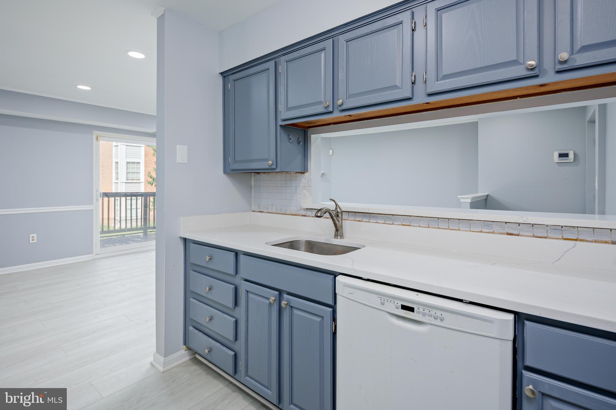 CROMWELL FOUNTAIN - Residential