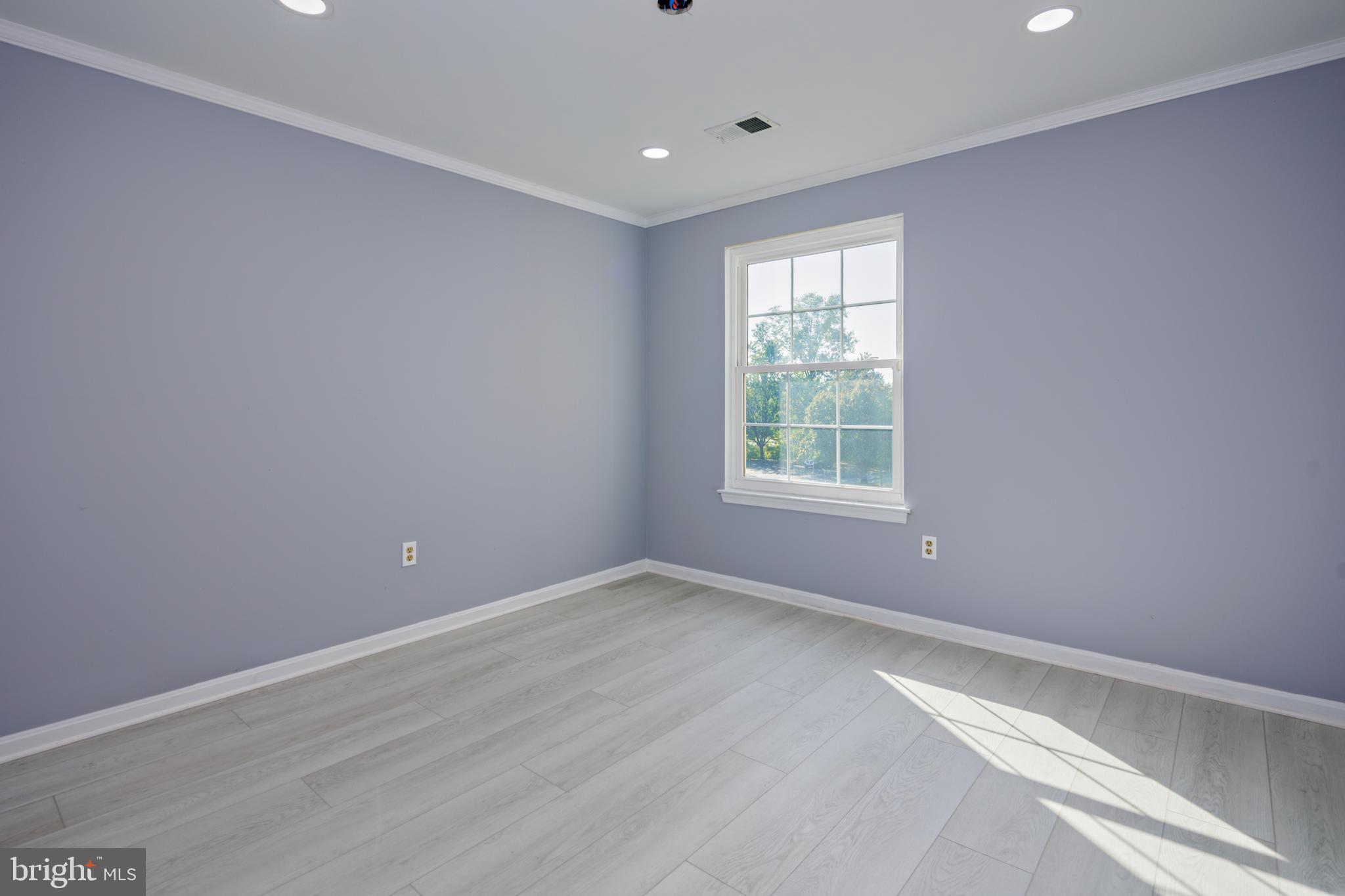 CROMWELL FOUNTAIN - Residential