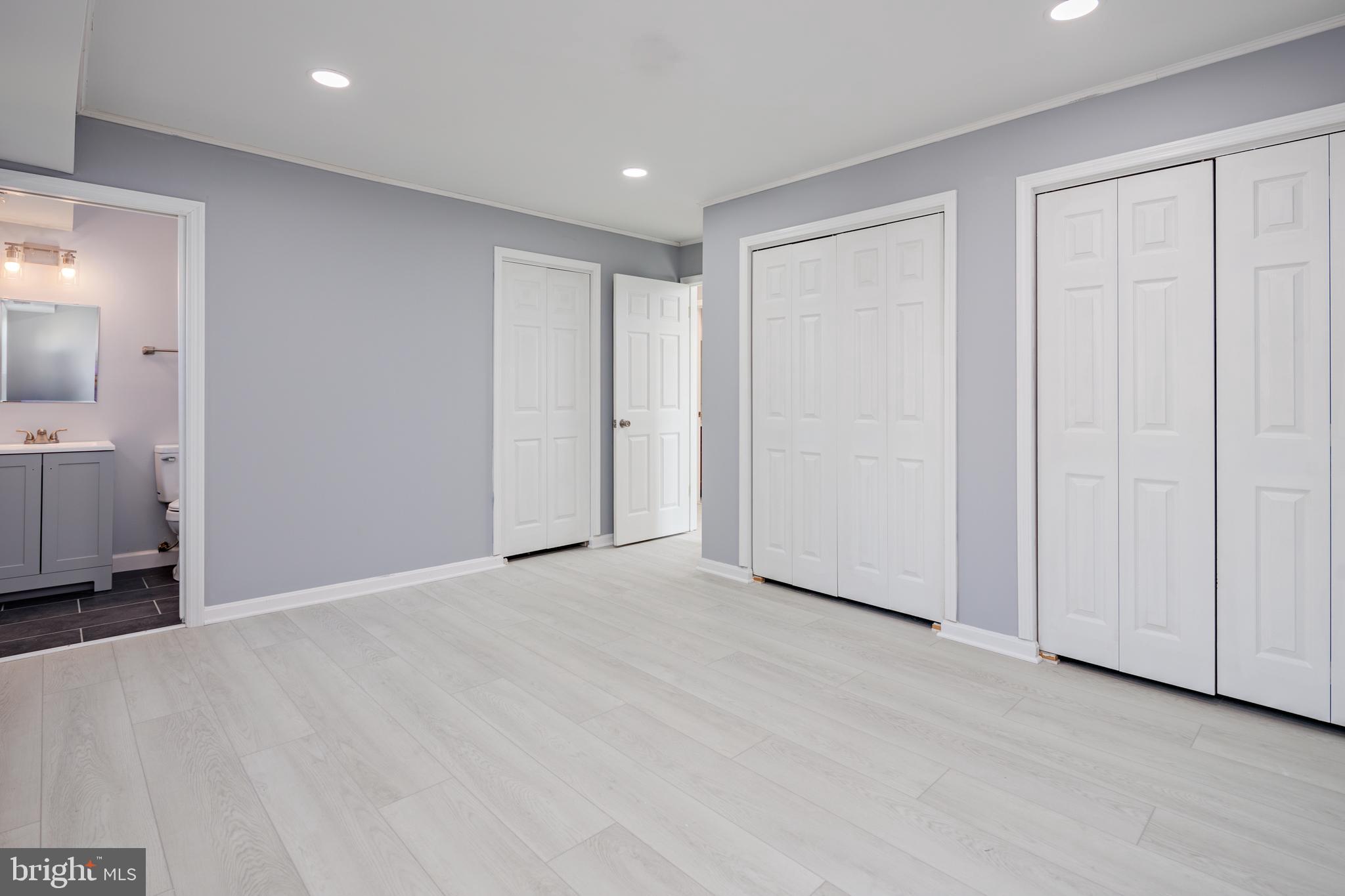 CROMWELL FOUNTAIN - Residential