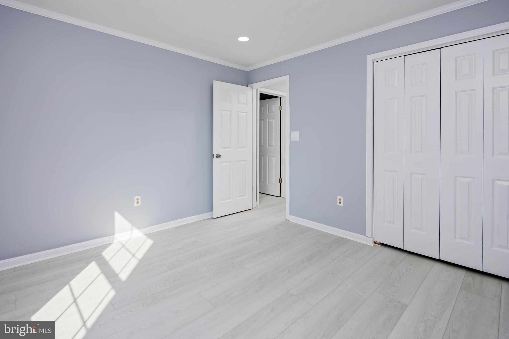 CROMWELL FOUNTAIN - Residential