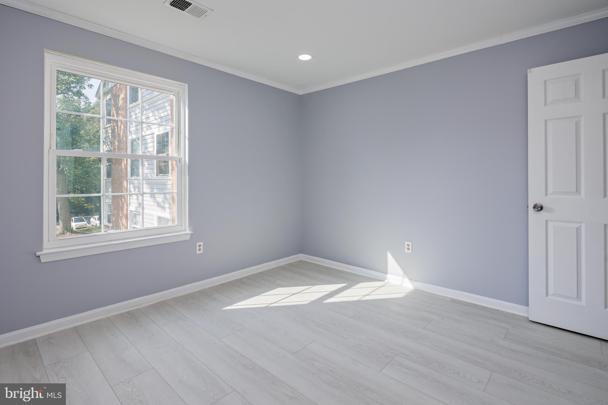 CROMWELL FOUNTAIN - Residential