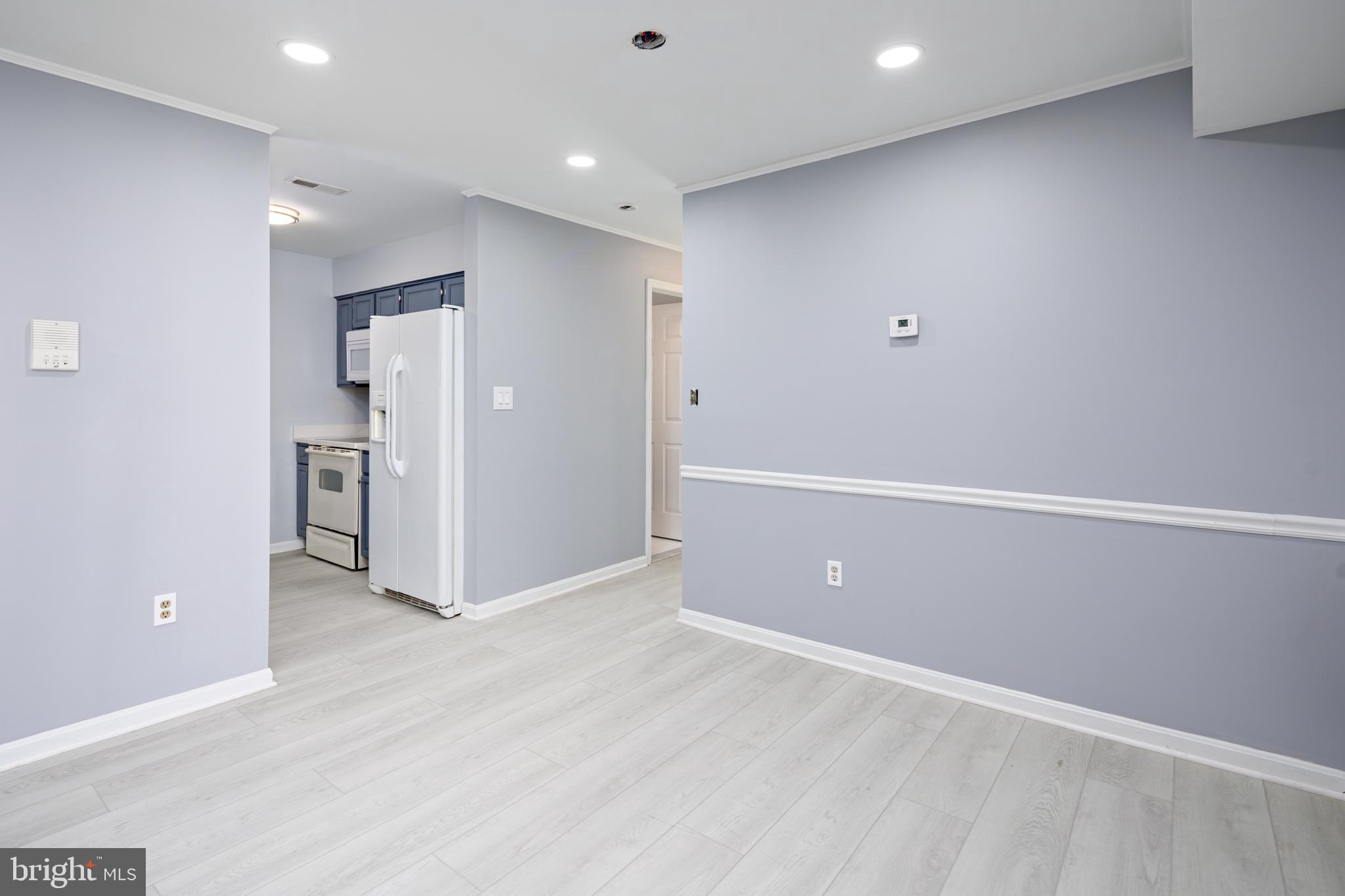 CROMWELL FOUNTAIN - Residential