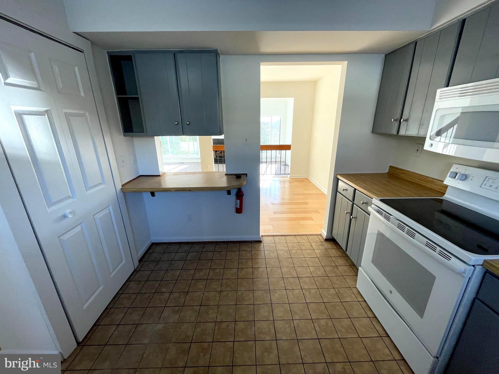 GLEN ORA - PLAT 9 - Residential Lease