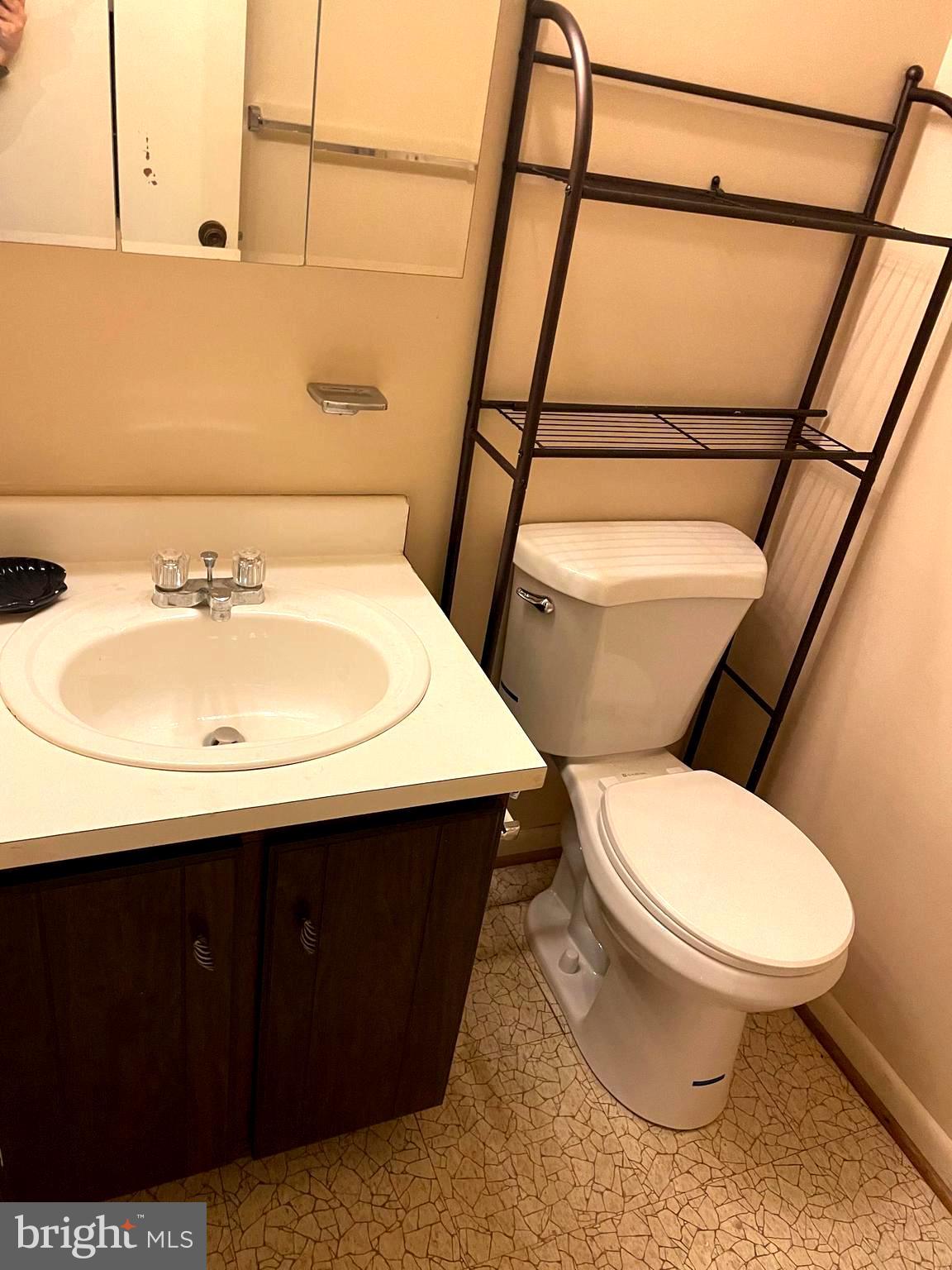 GLEN ORA - PLAT 9 - Residential Lease