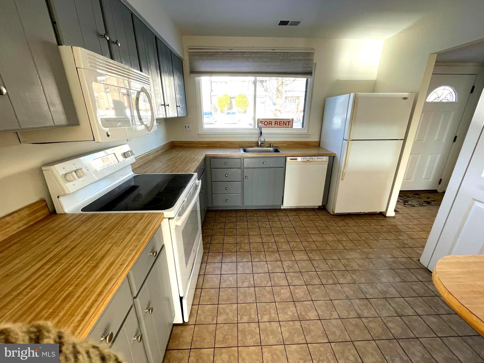 GLEN ORA - PLAT 9 - Residential Lease