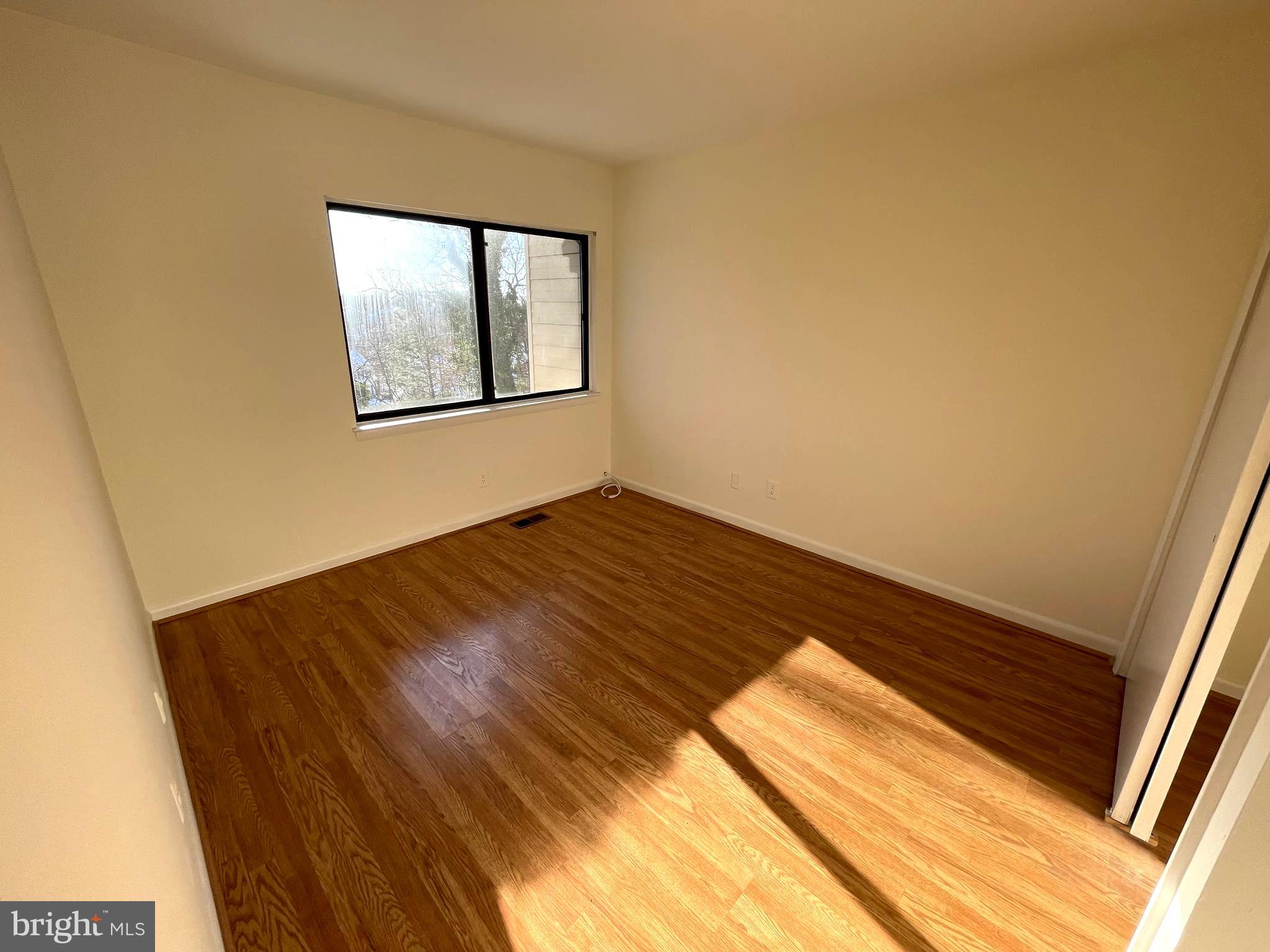 GLEN ORA - PLAT 9 - Residential Lease