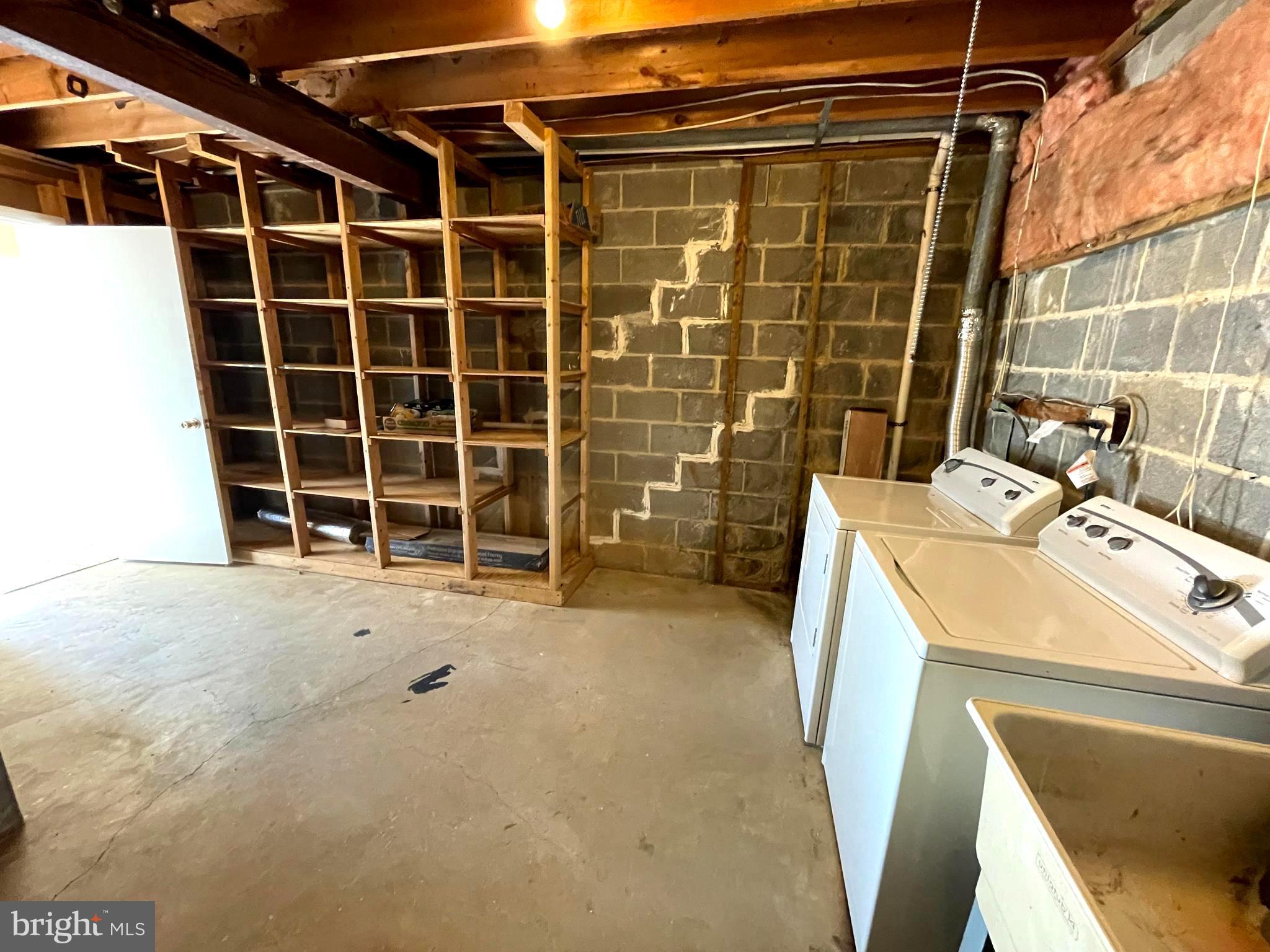 GLEN ORA - PLAT 9 - Residential Lease