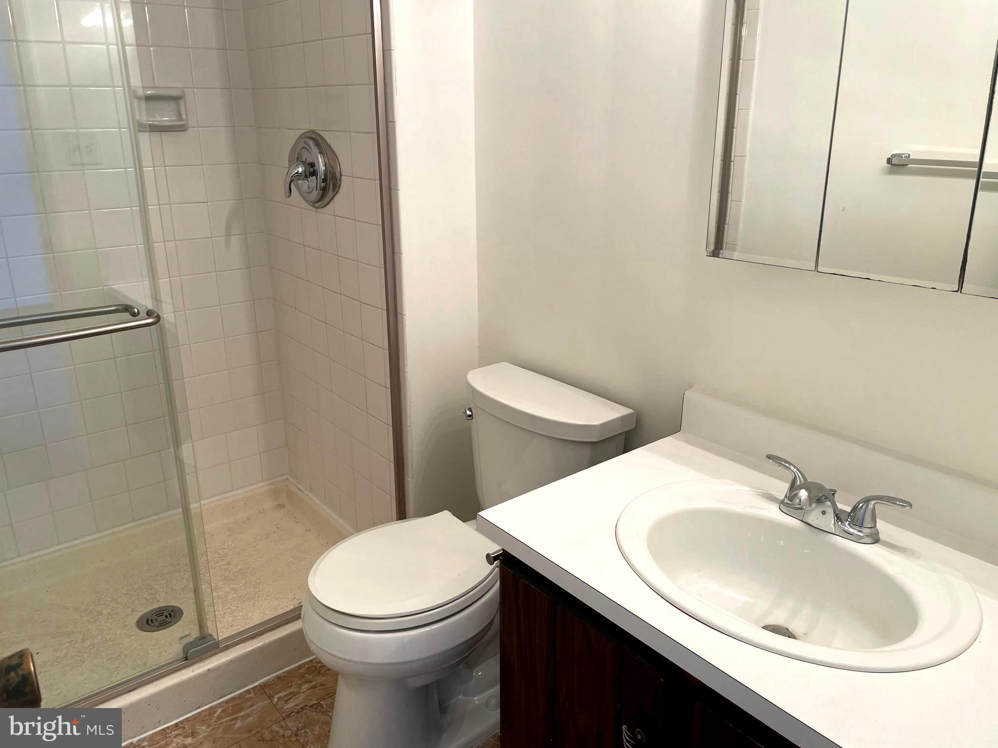 GLEN ORA - PLAT 9 - Residential Lease