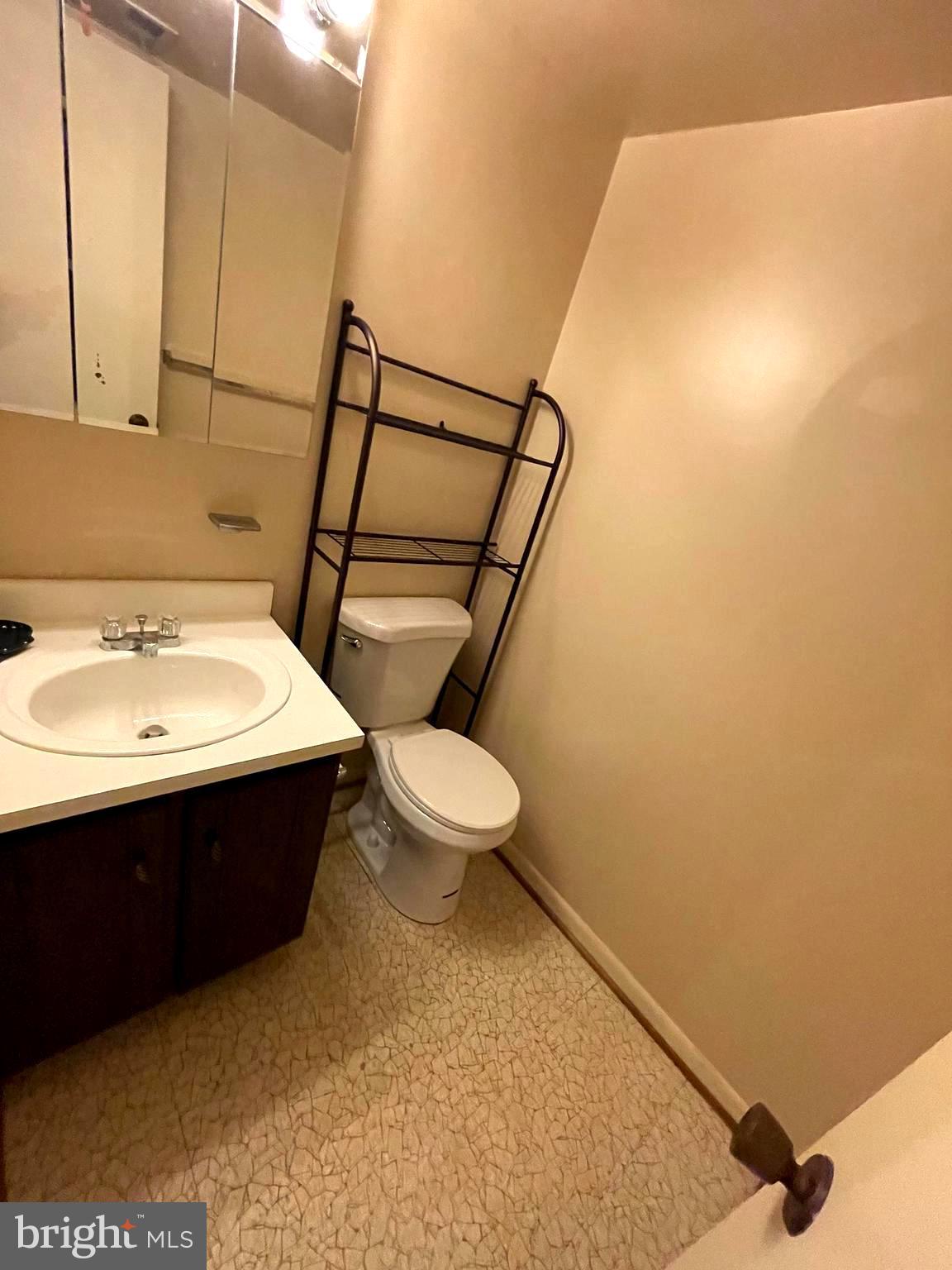 GLEN ORA - PLAT 9 - Residential Lease