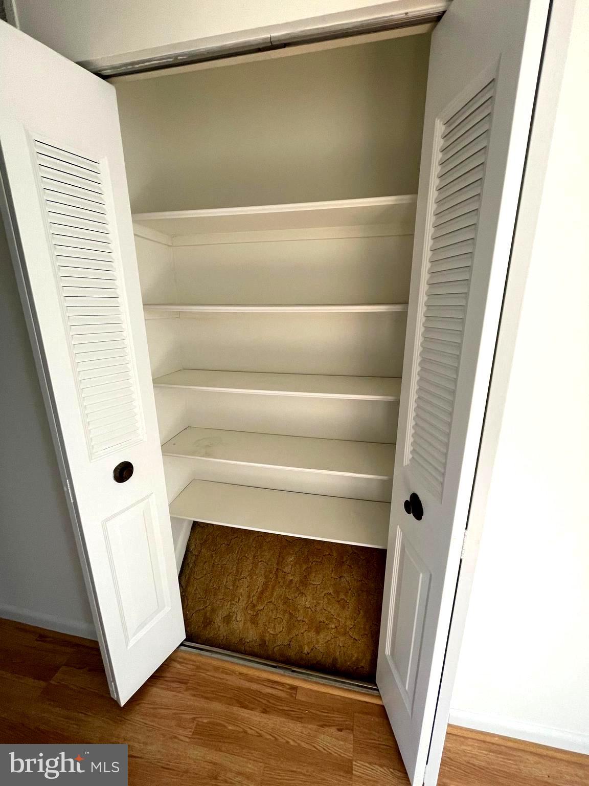 GLEN ORA - PLAT 9 - Residential Lease