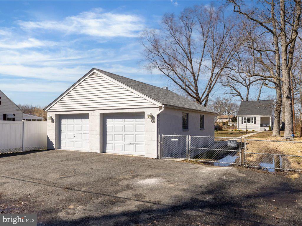 BOWLEYS QUARTERS - Residential