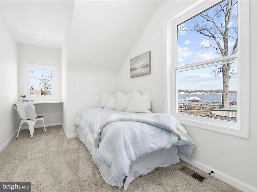 BOWLEYS QUARTERS - Residential