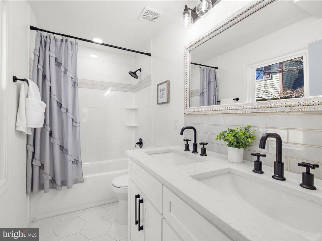 BOWLEYS QUARTERS - Residential