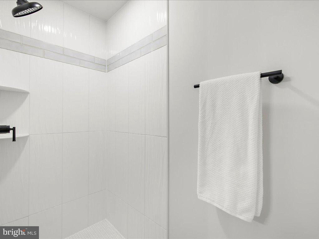 BOWLEYS QUARTERS - Residential