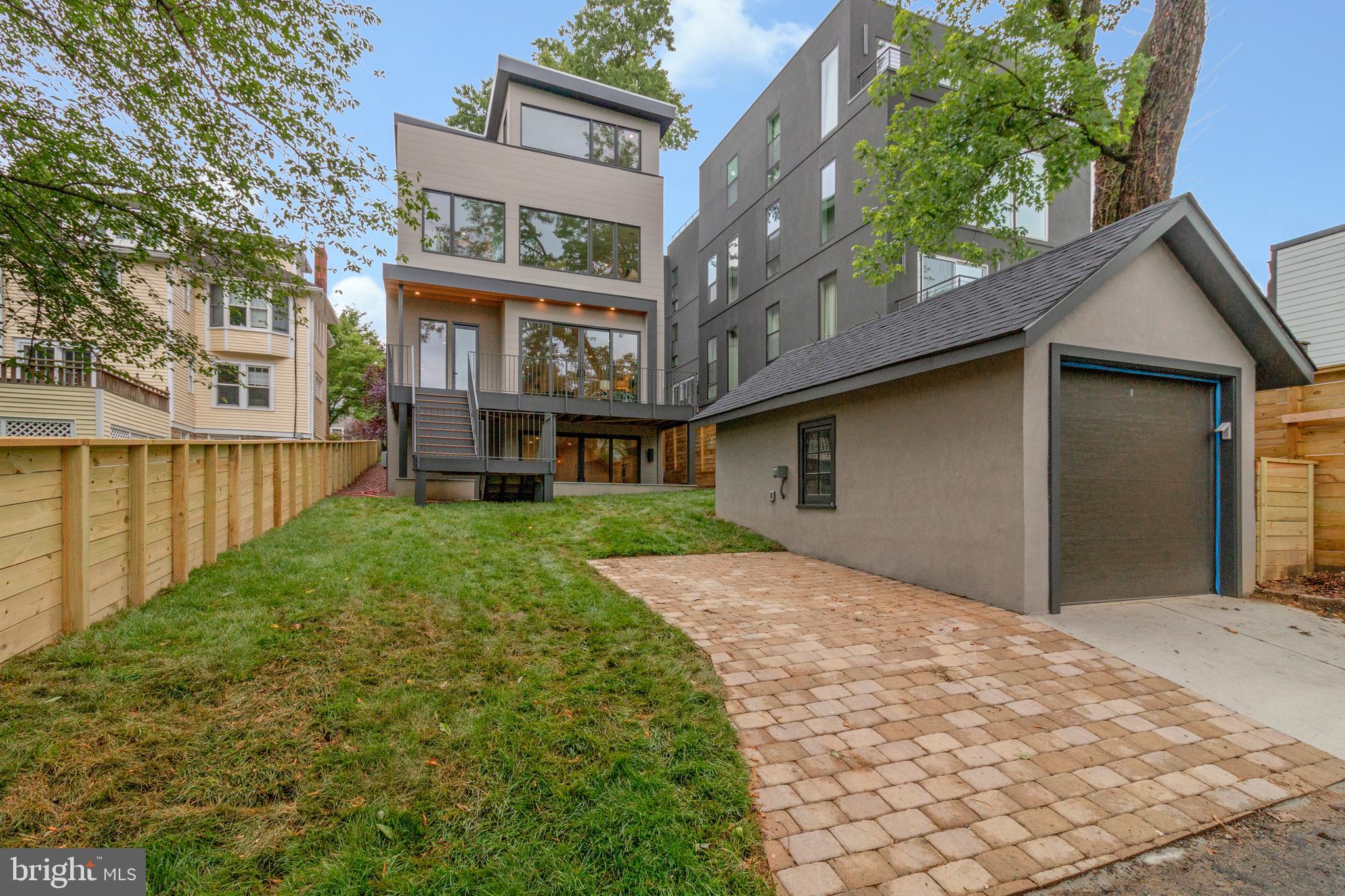 CHEVY CHASE - Residential