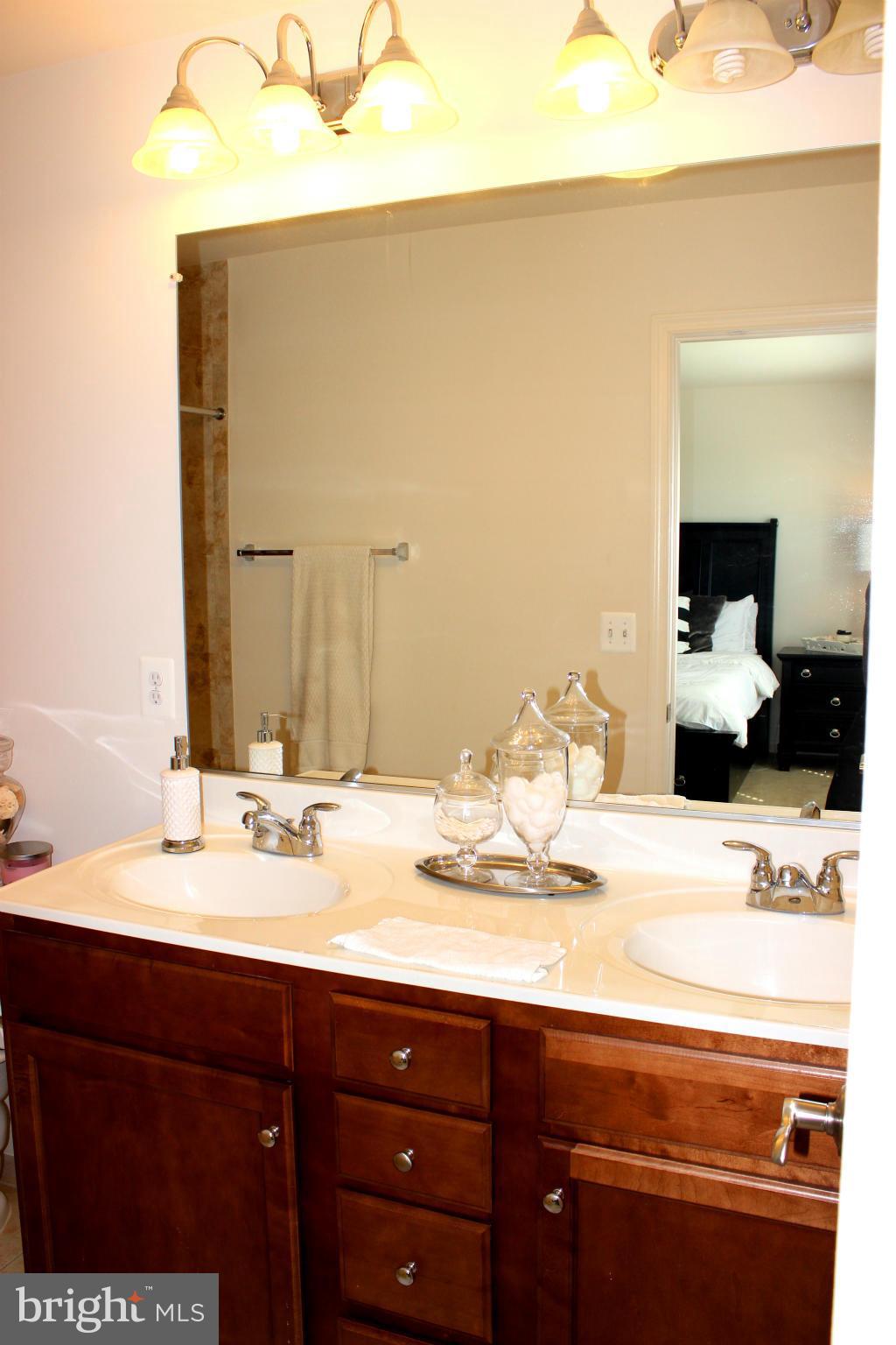 HERITAGE CROSSING - Residential Lease