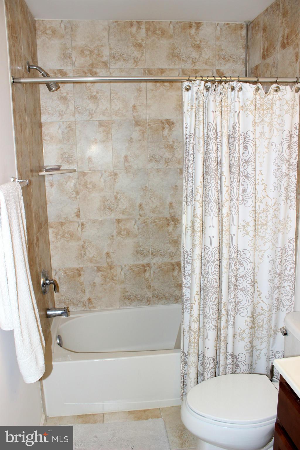 HERITAGE CROSSING - Residential Lease