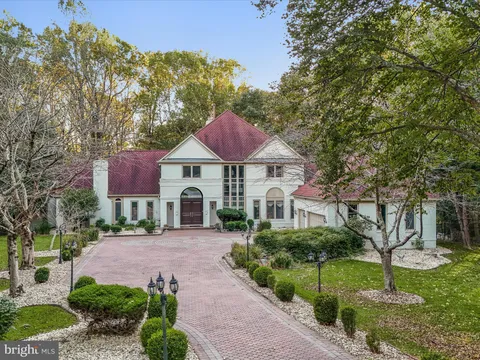 1 Lake Potomac Court, Potomac, MD 20854 - MLS#: MDMC2148962