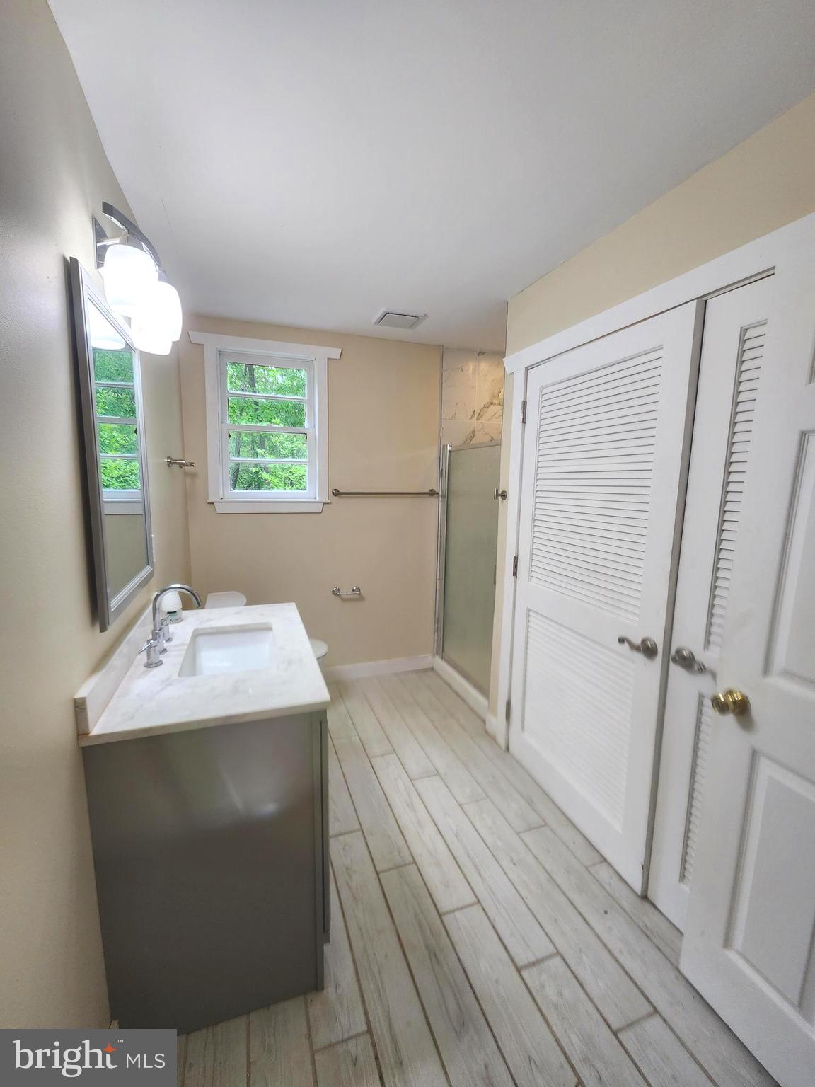 RIVER VIEW PARK - Residential