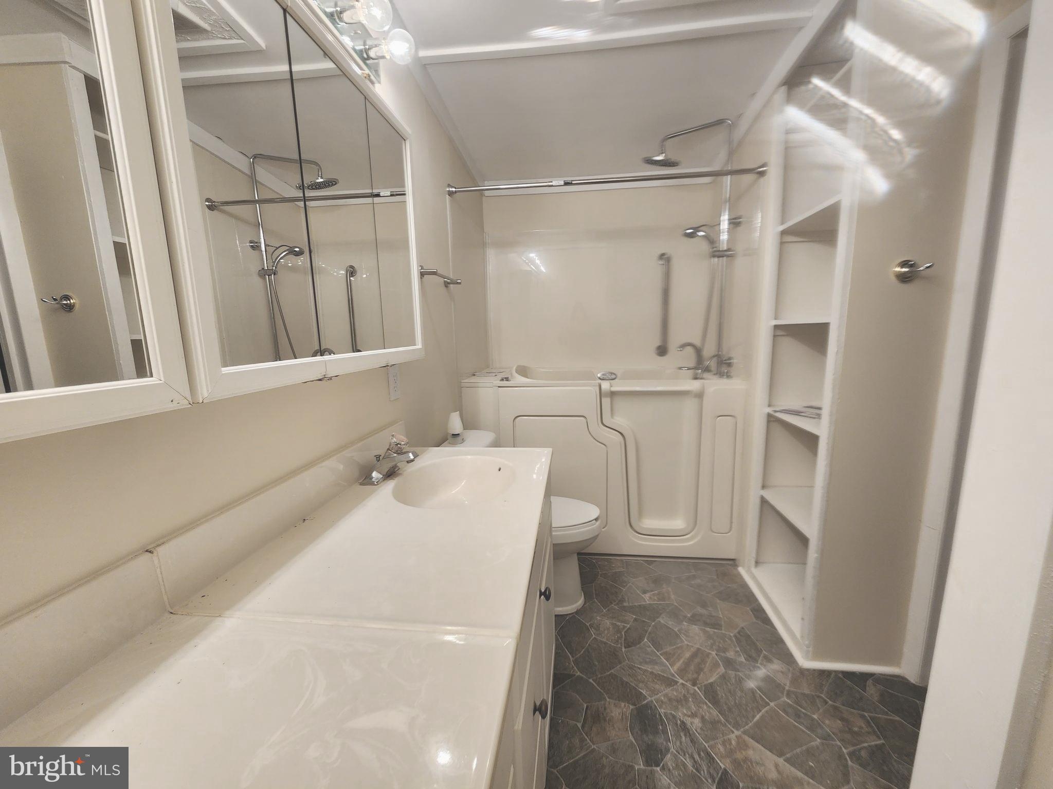 RIVER VIEW PARK - Residential