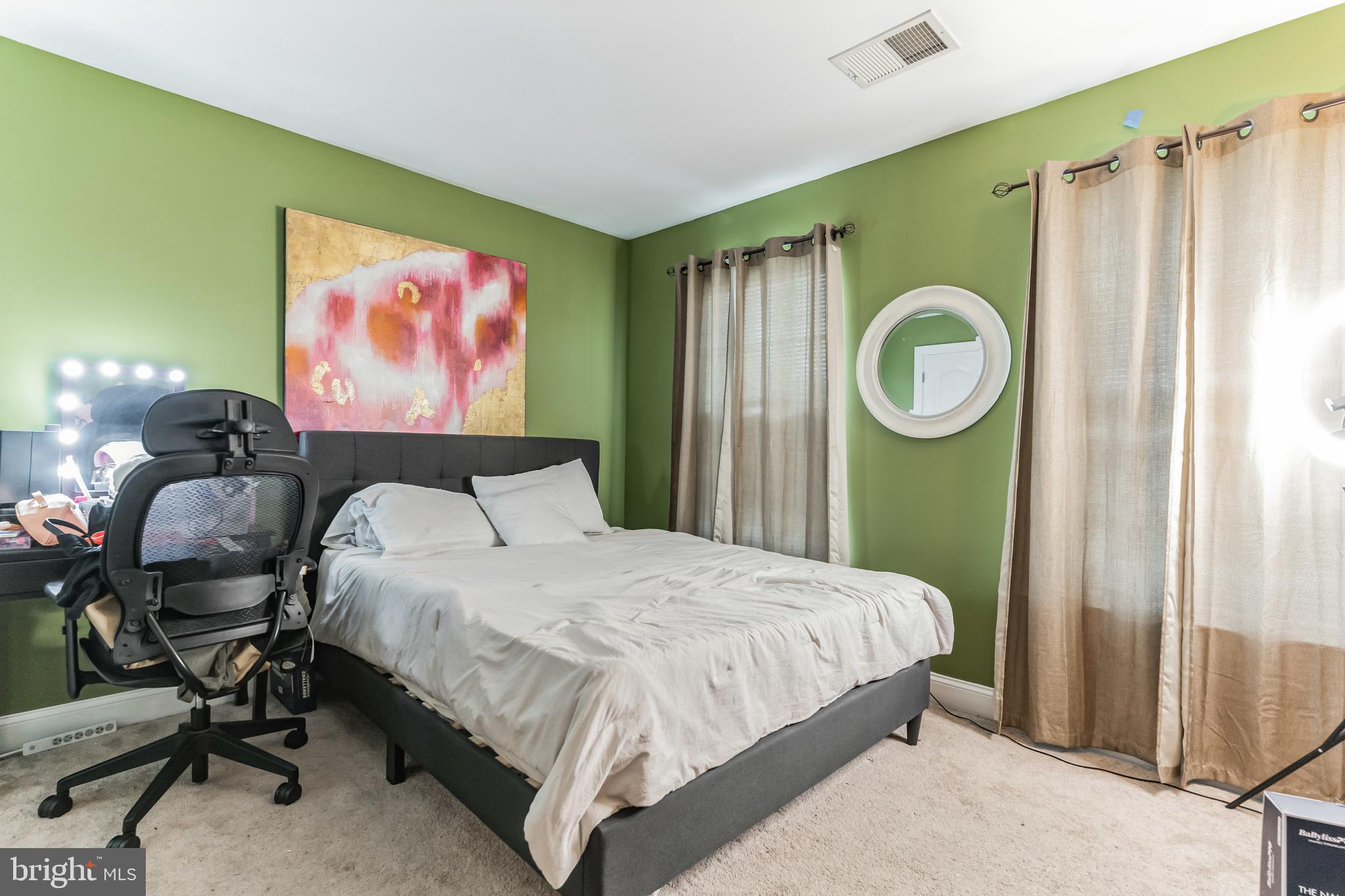 CHELTENHAM KNOLLS - Residential