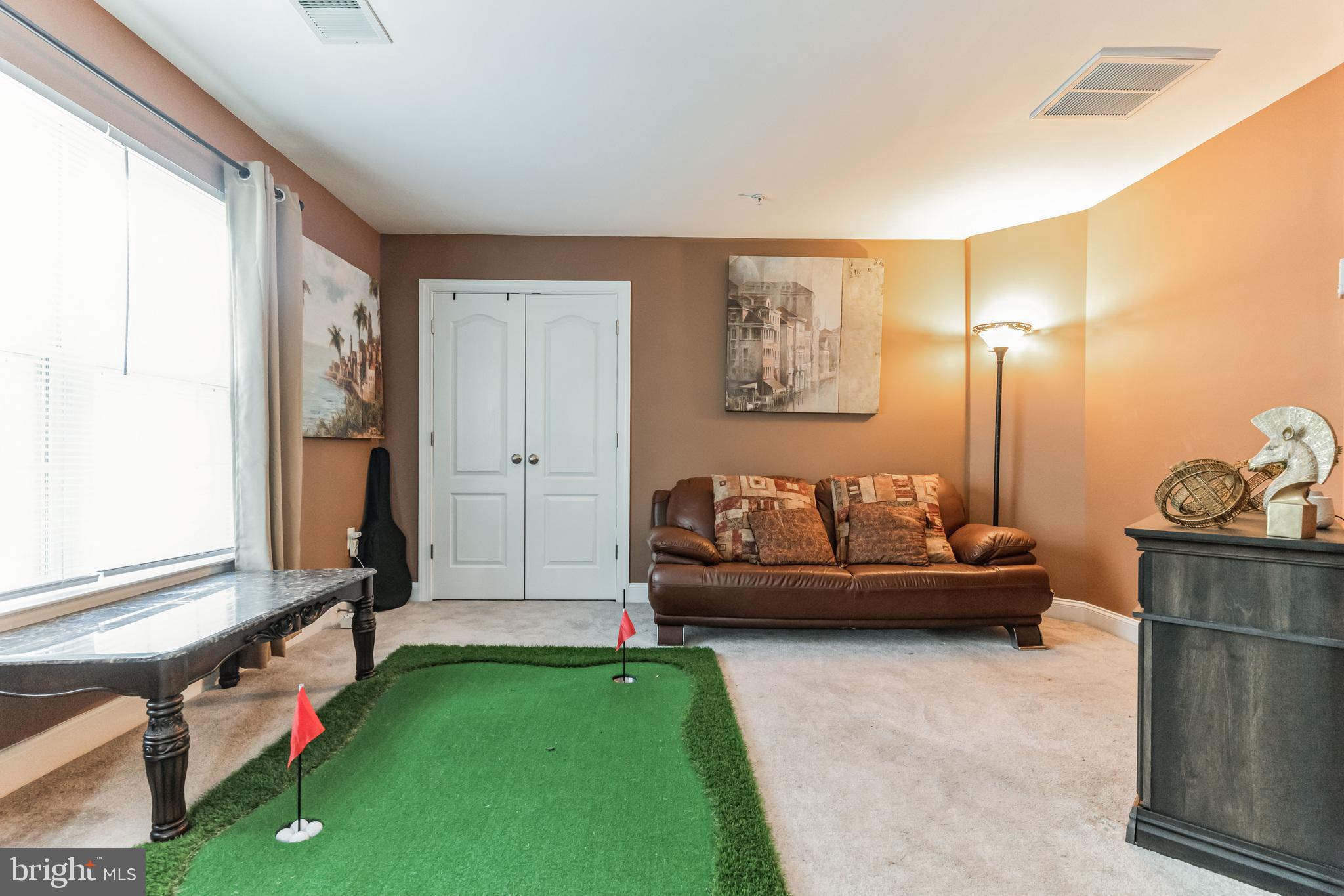 CHELTENHAM KNOLLS - Residential