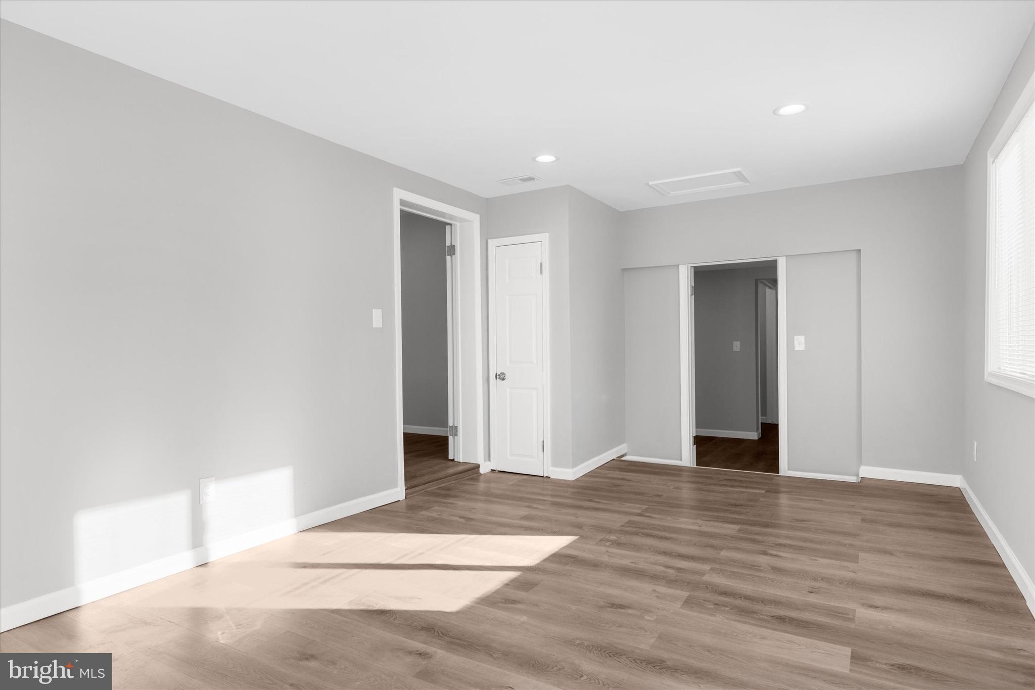 SHADY SIDE - Residential