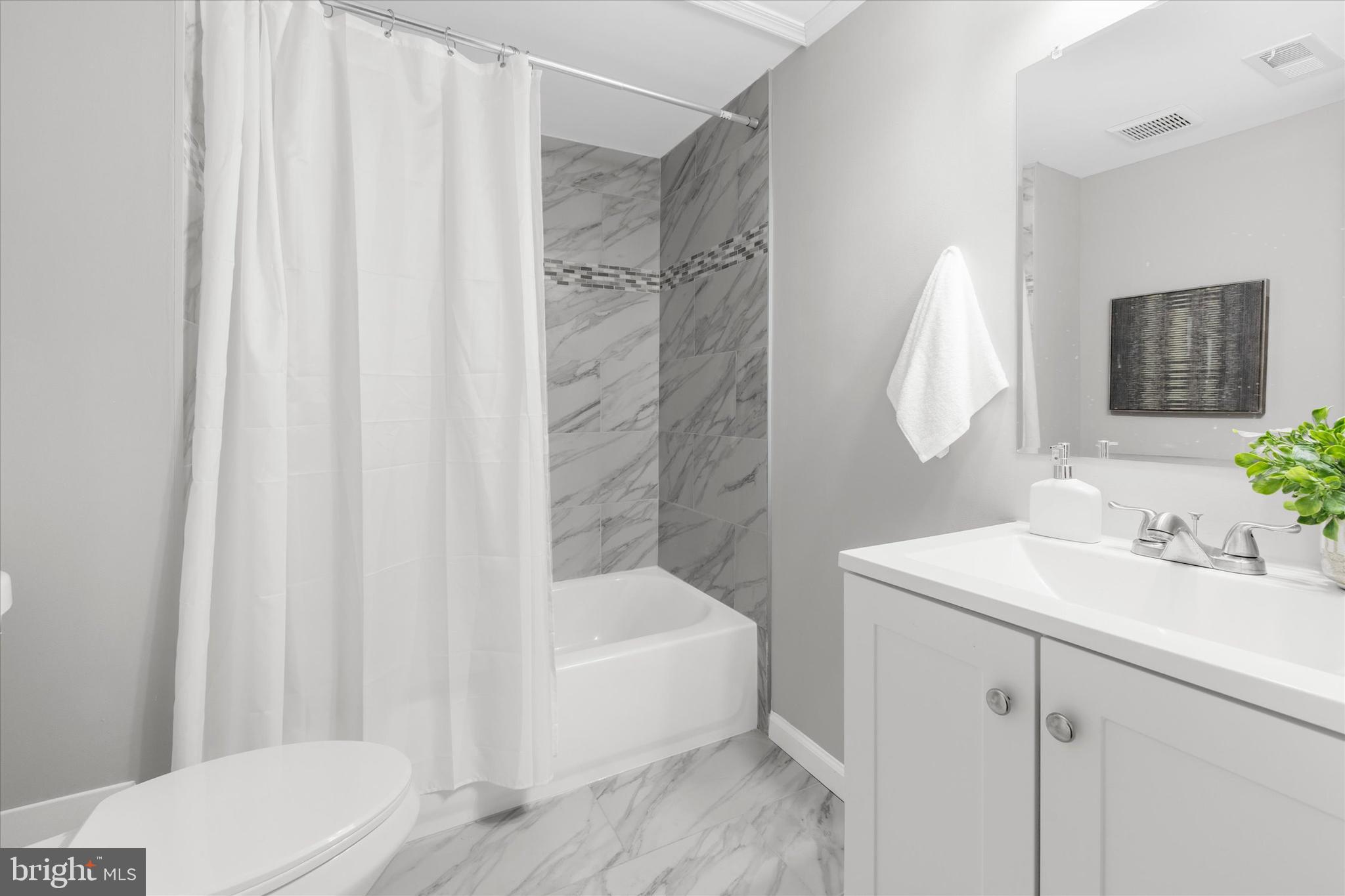 SHADY SIDE - Residential