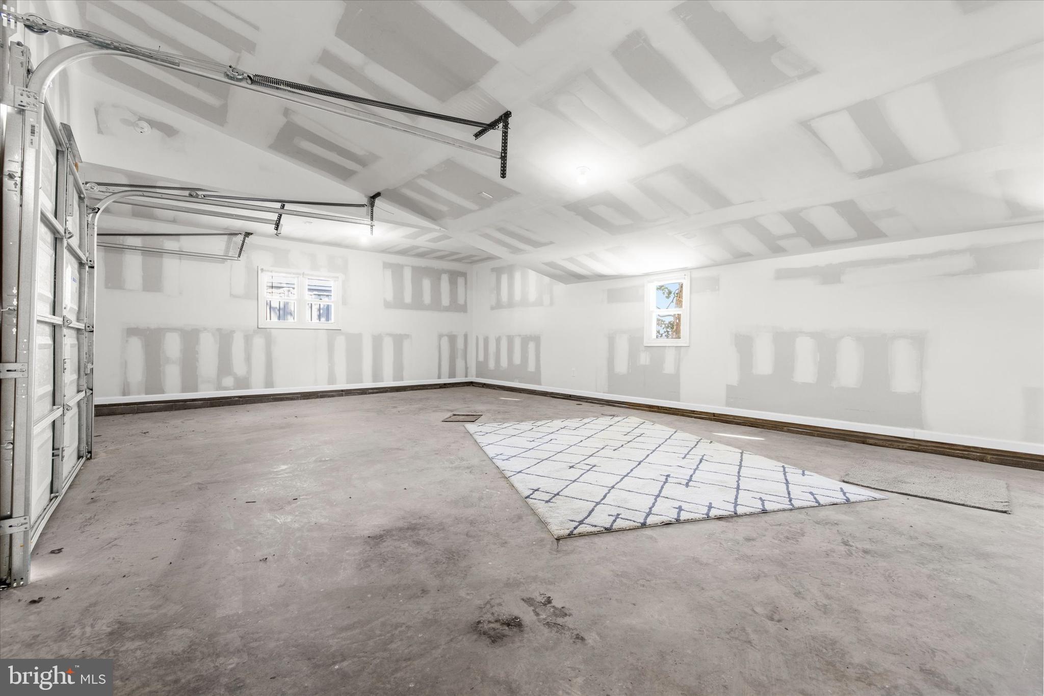 SHADY SIDE - Residential