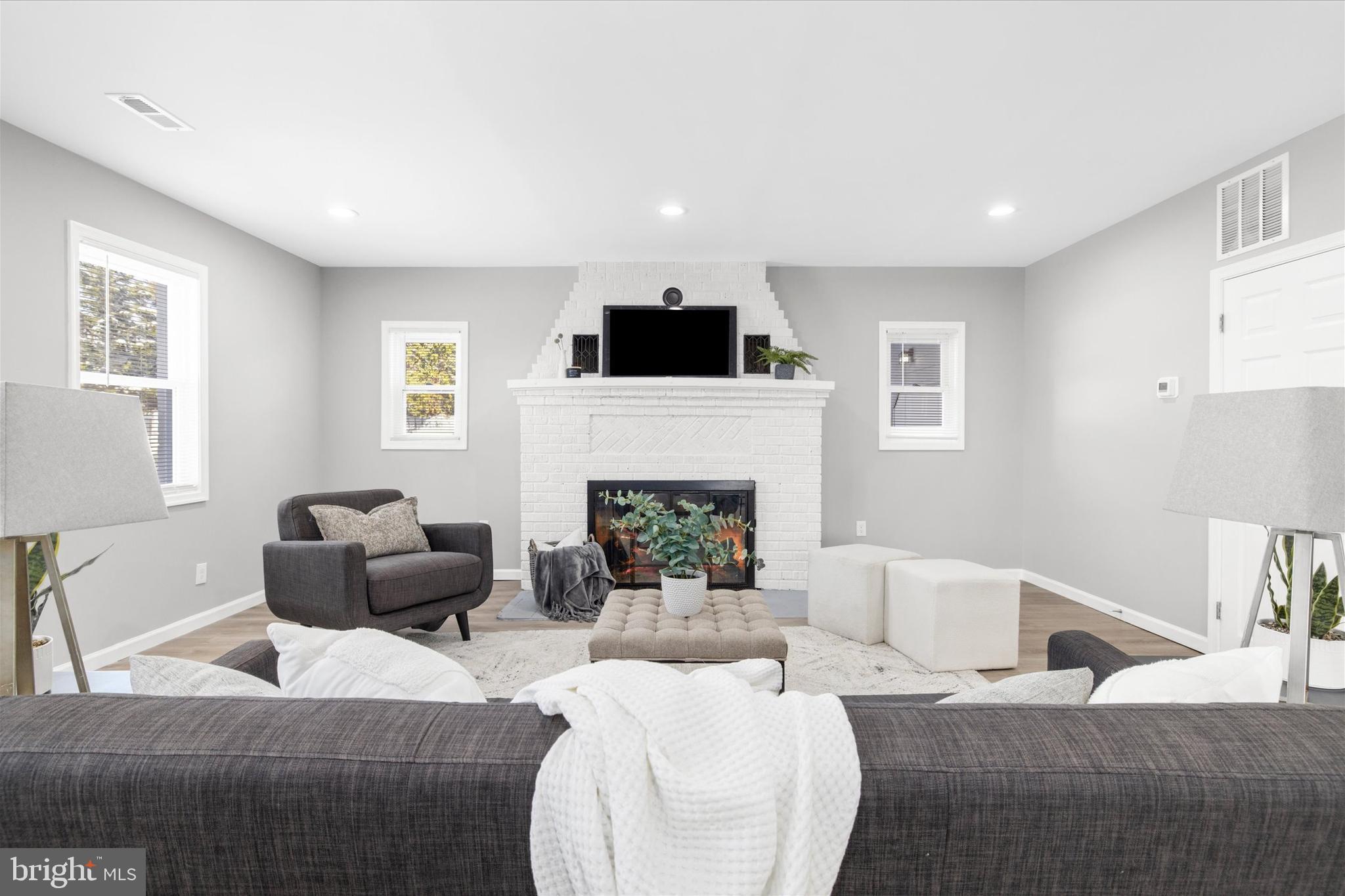 SHADY SIDE - Residential