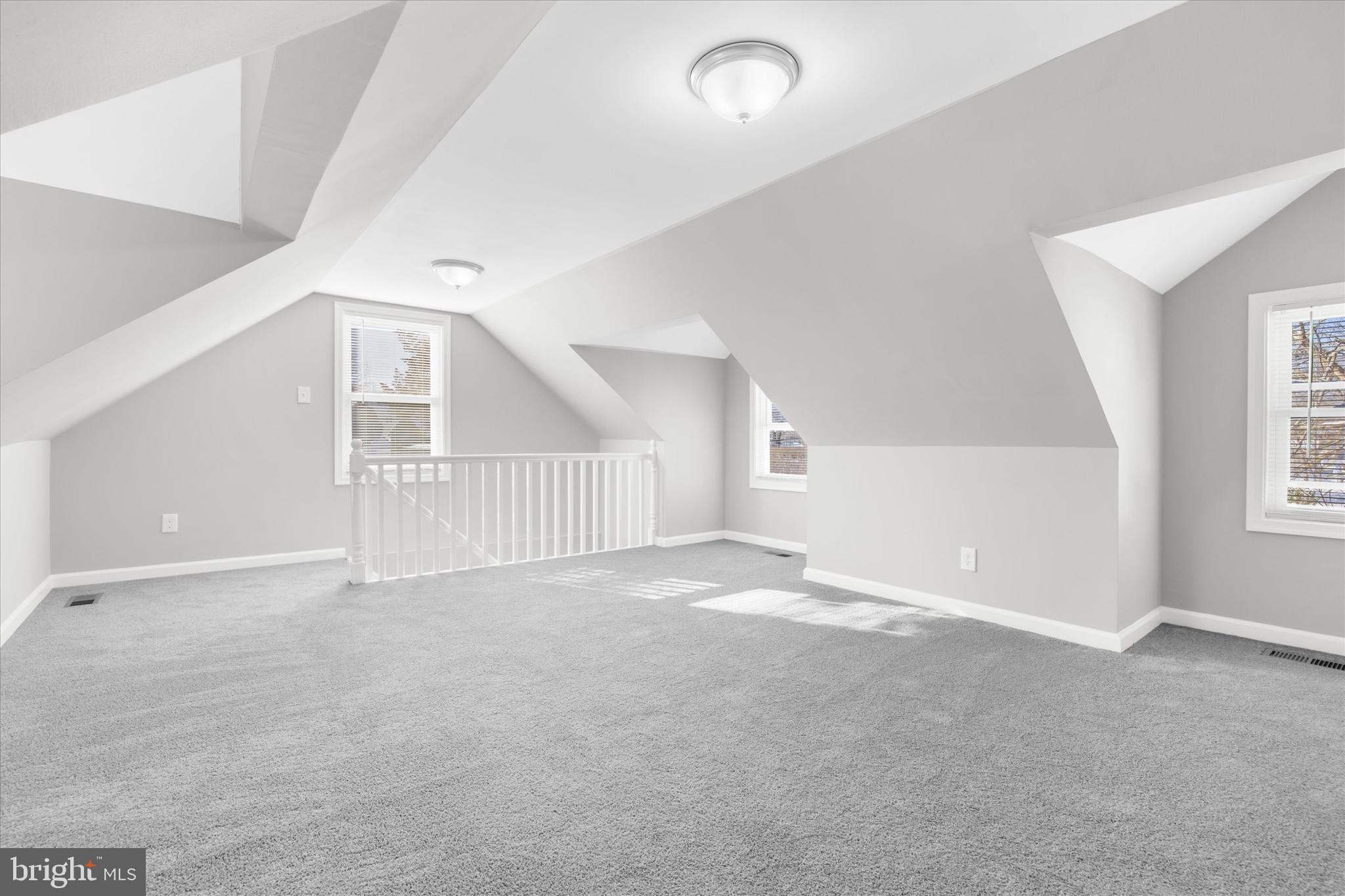 SHADY SIDE - Residential