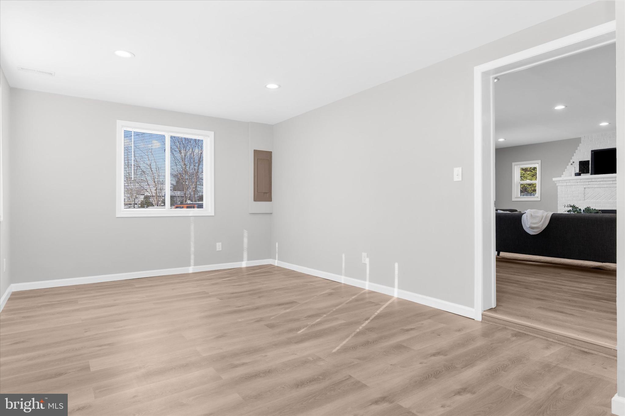 SHADY SIDE - Residential