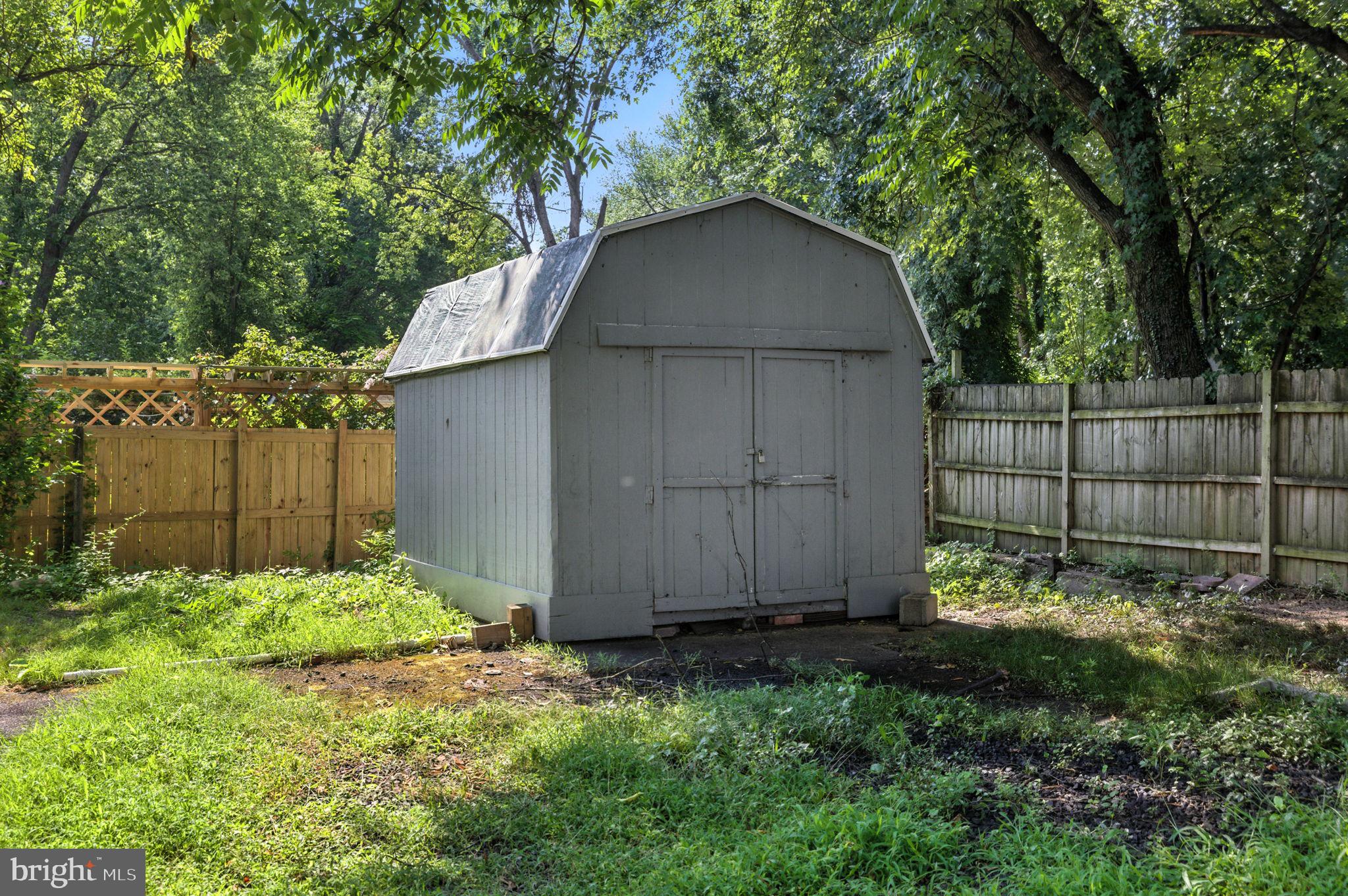 LAUREL - Residential