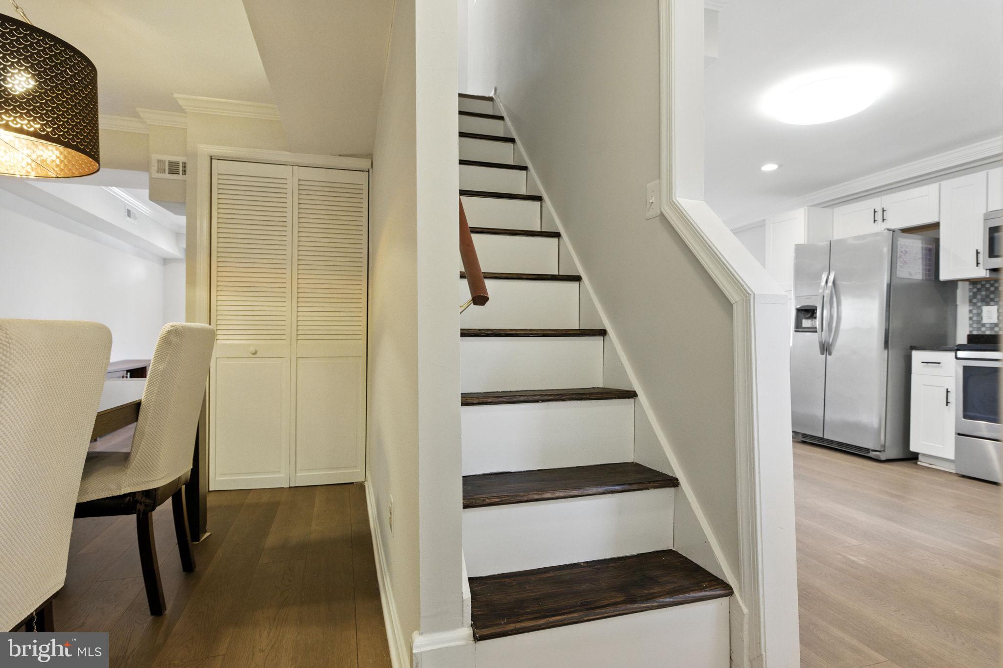 LAUREL - Residential