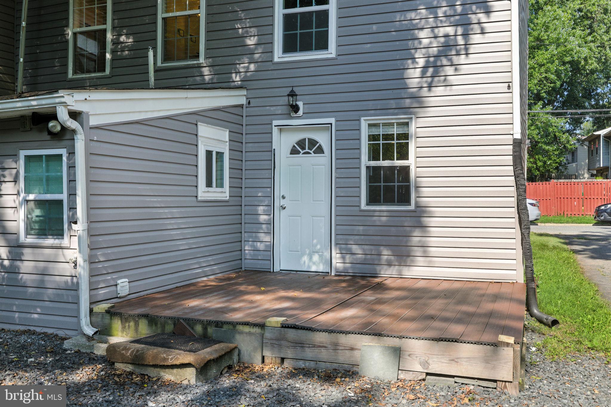 LAUREL - Residential